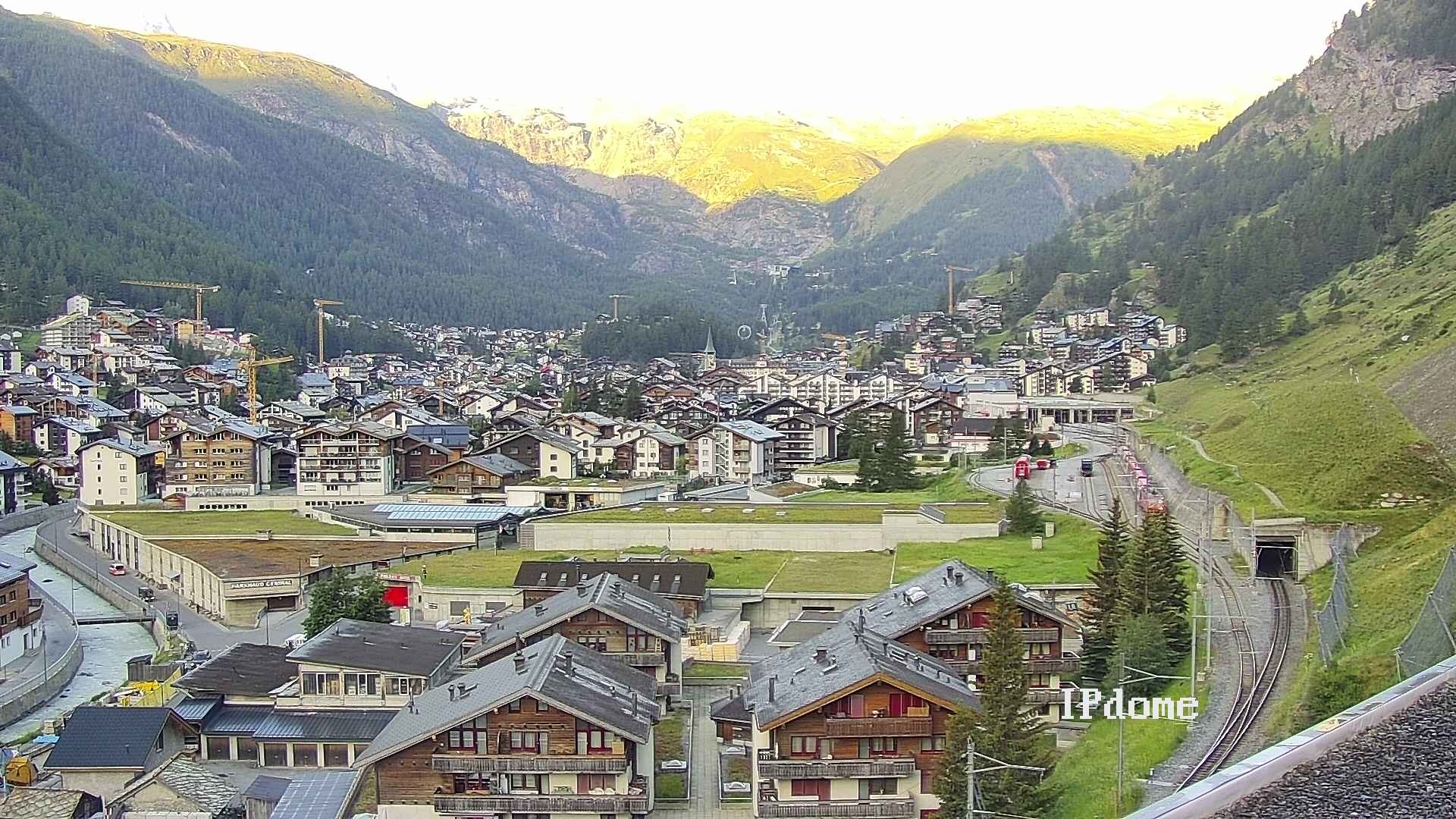 Archiv Foto Webcam Zermatt: Blick auf das Dorf
