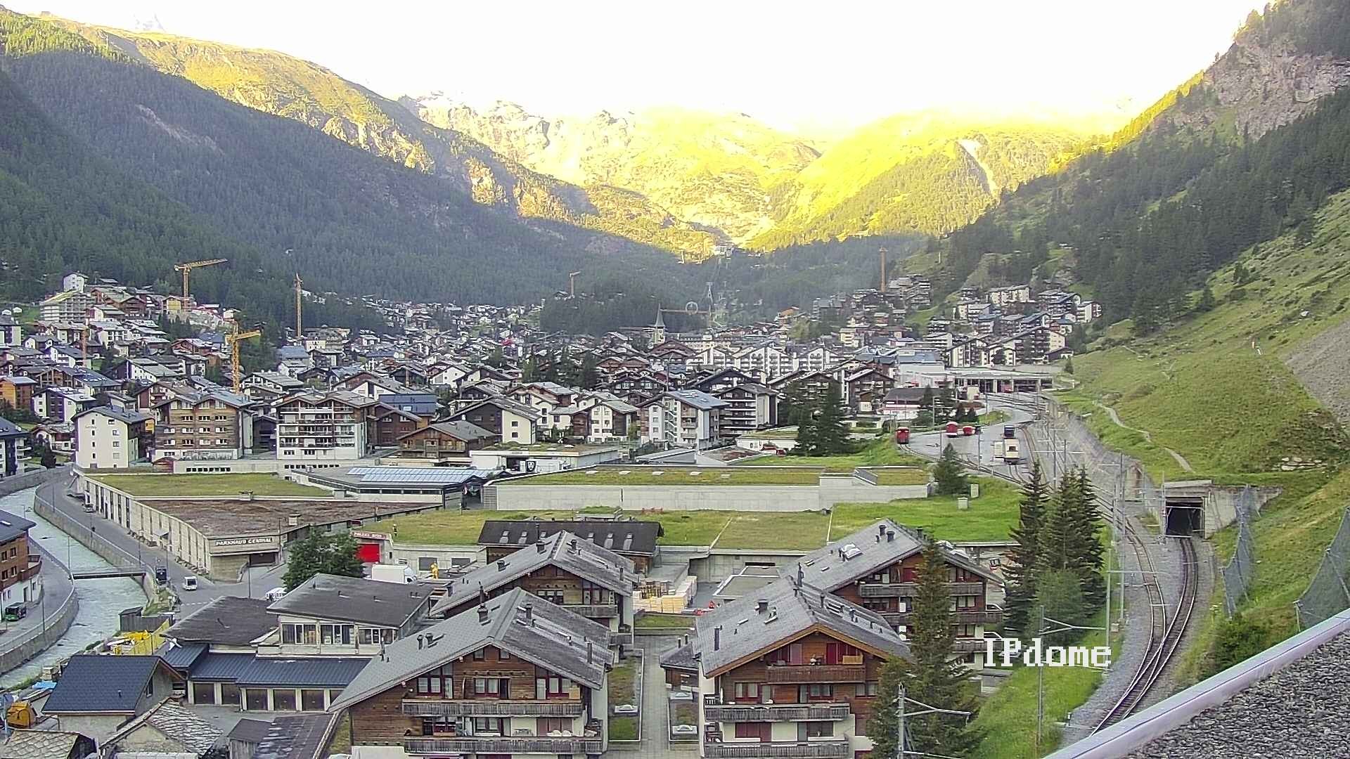 Archiv Foto Webcam Zermatt: Blick auf das Dorf