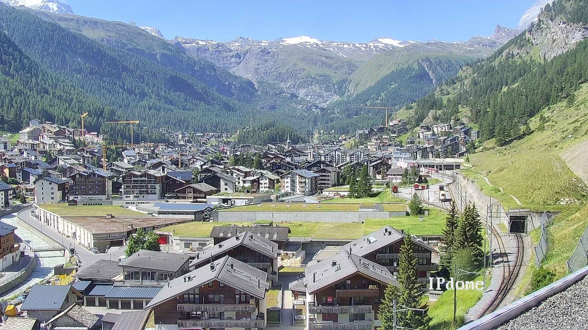 Archiv Foto Webcam Zermatt: Blick auf das Dorf