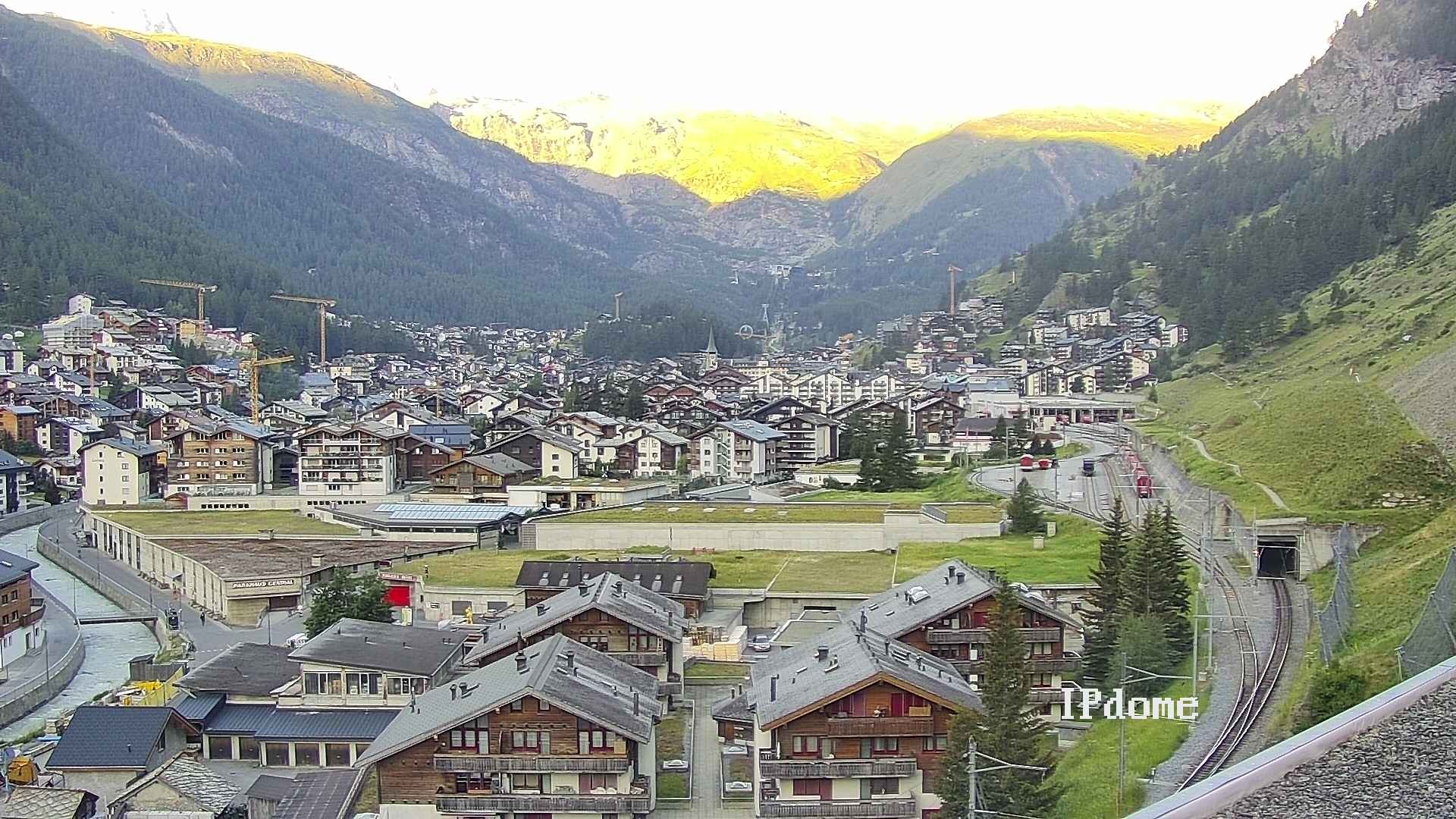 Archiv Foto Webcam Zermatt: Blick auf das Dorf