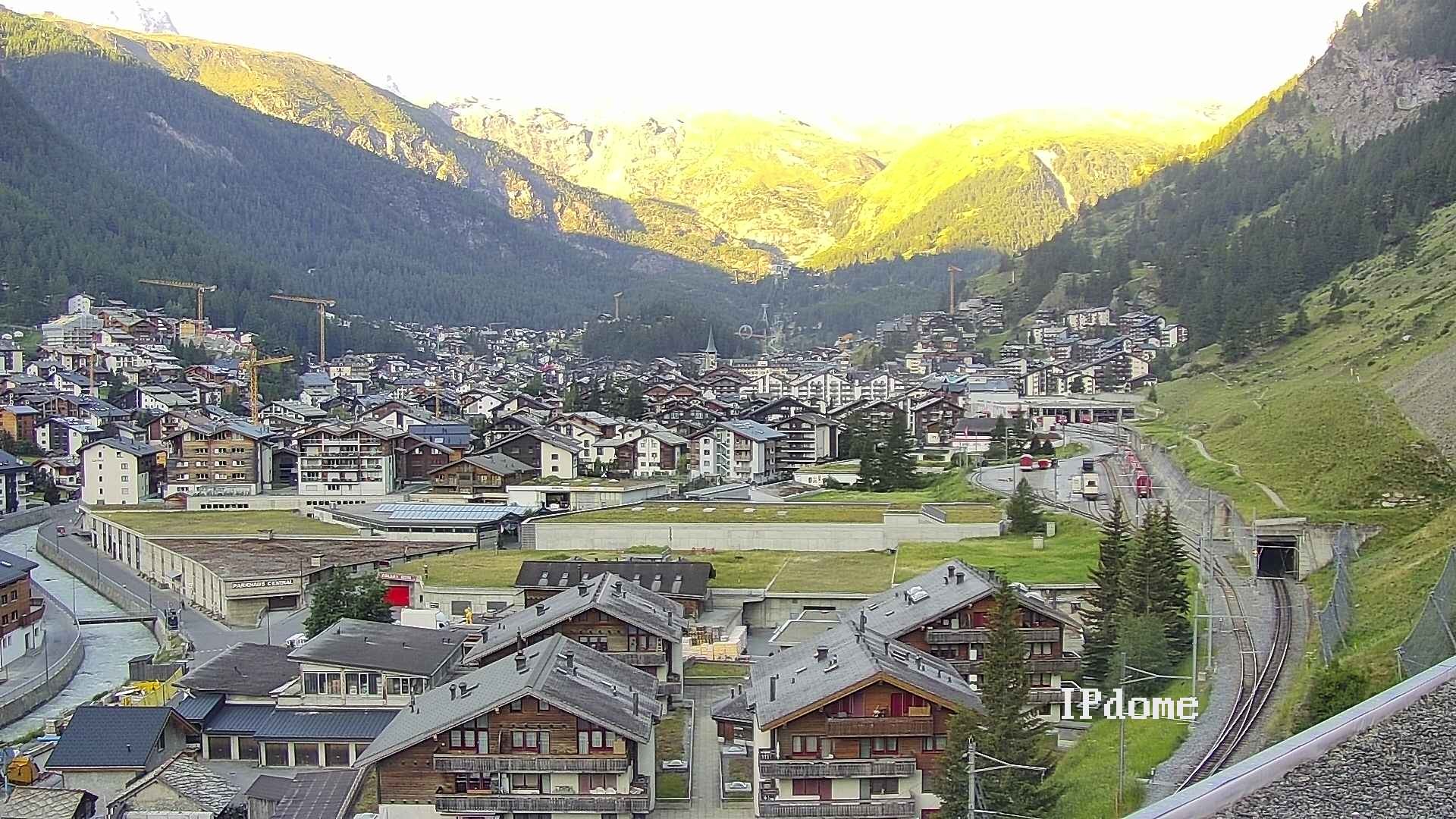 Archiv Foto Webcam Zermatt: Blick auf das Dorf