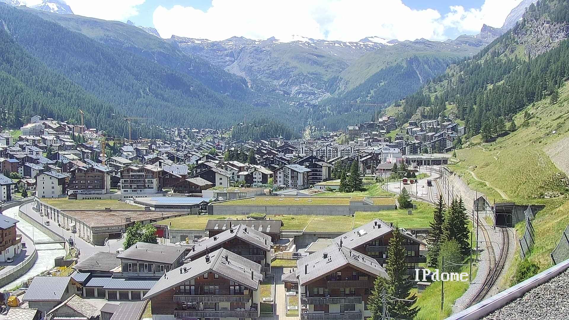Archiv Foto Webcam Zermatt: Blick auf das Dorf
