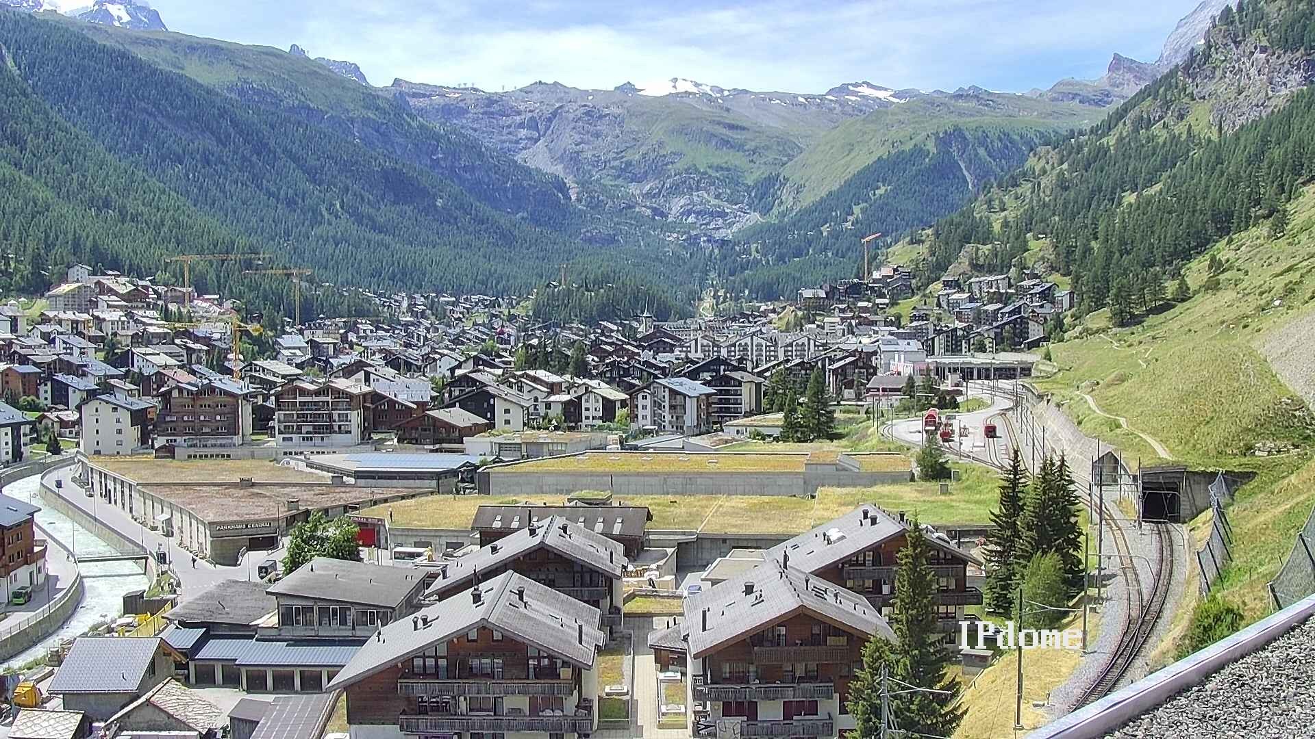 Archiv Foto Webcam Zermatt: Blick auf das Dorf