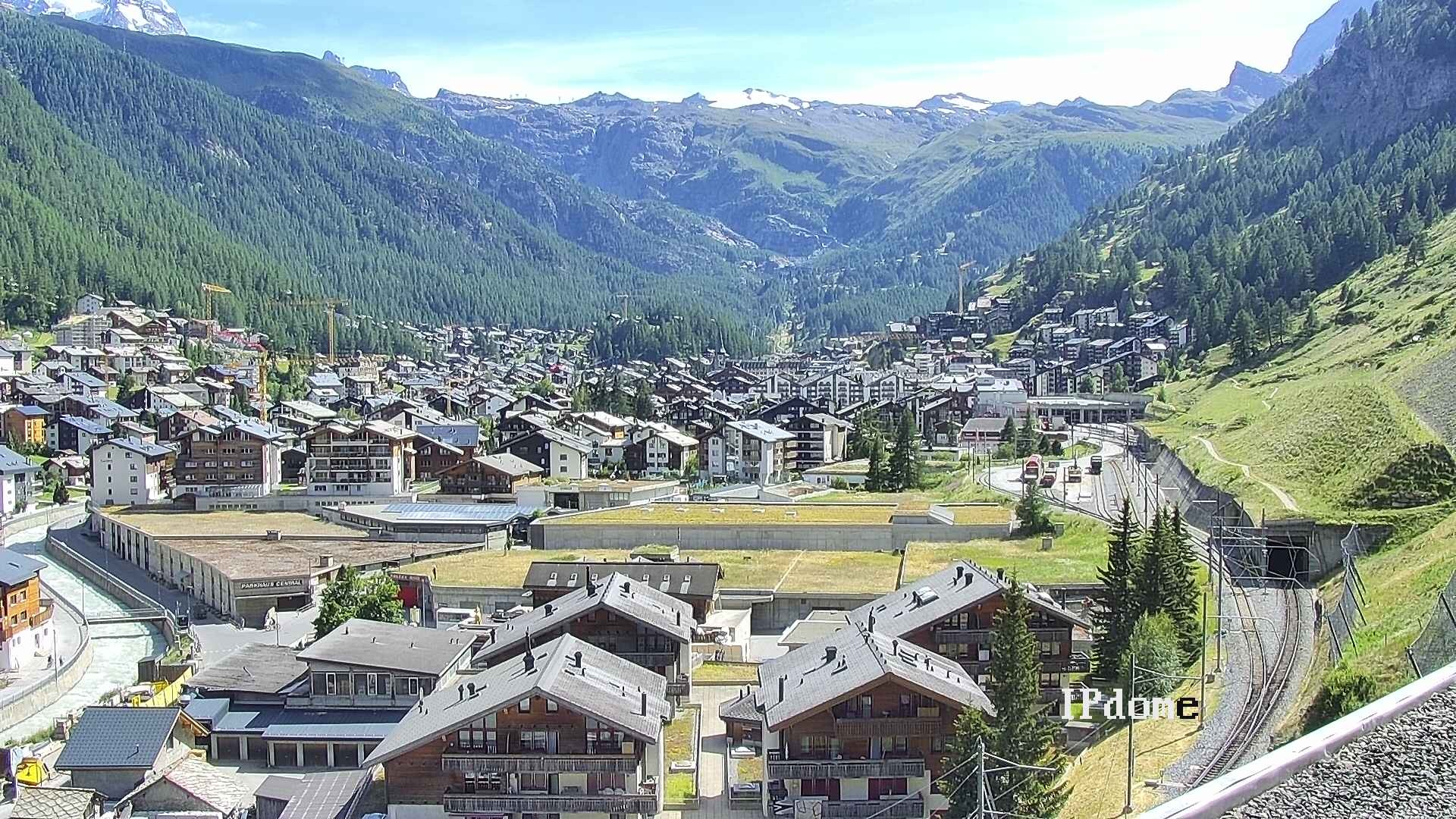 Archiv Foto Webcam Zermatt: Blick auf das Dorf