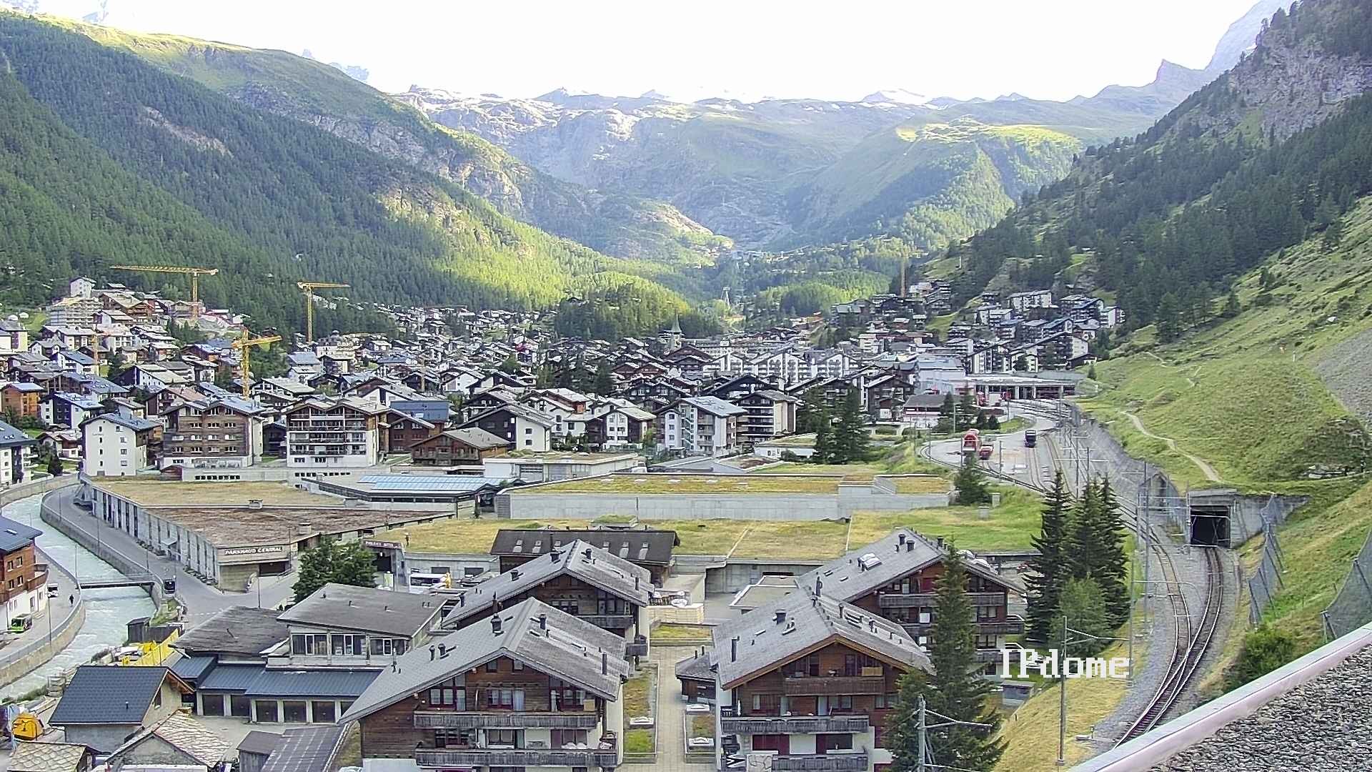 Archiv Foto Webcam Zermatt: Blick auf das Dorf