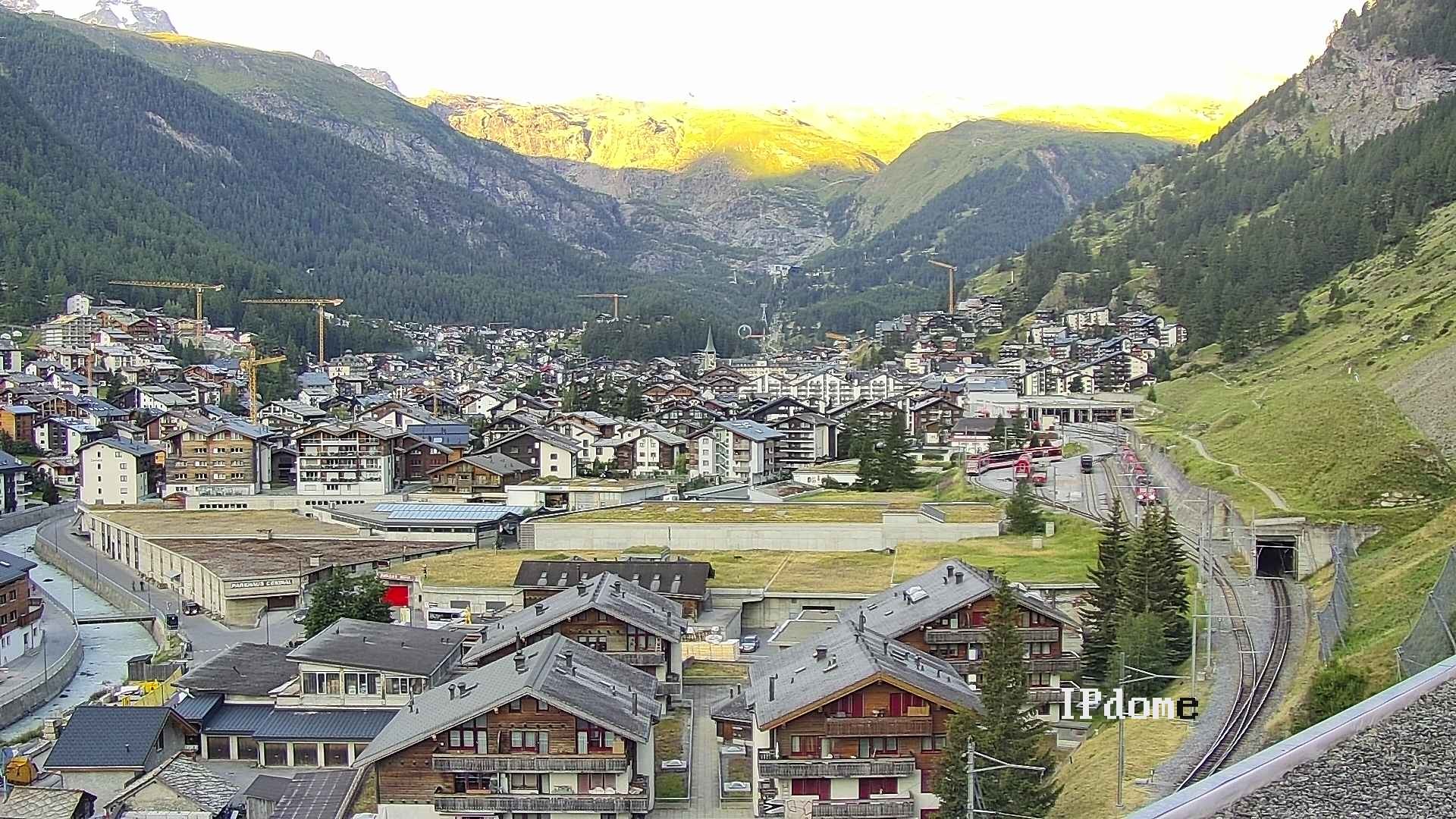 Archiv Foto Webcam Zermatt: Blick auf das Dorf