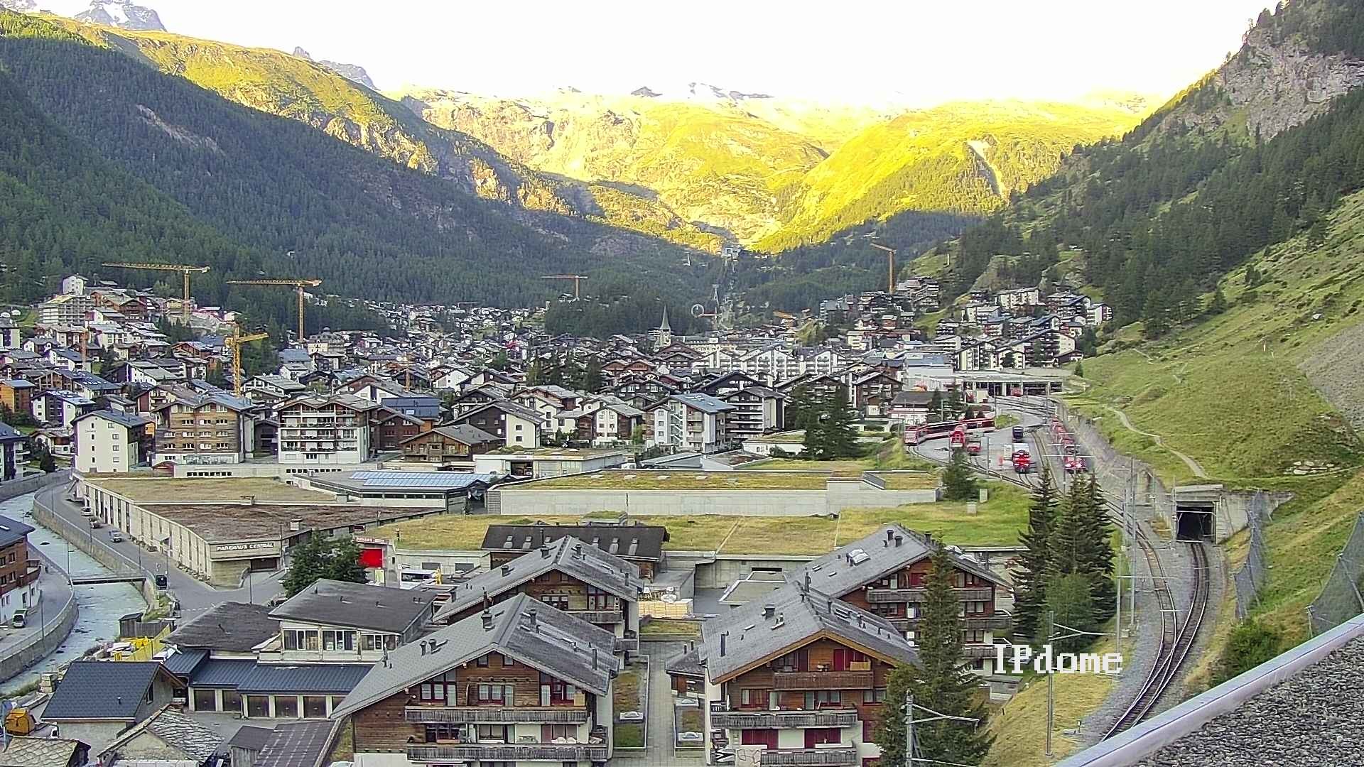 Archiv Foto Webcam Zermatt: Blick auf das Dorf