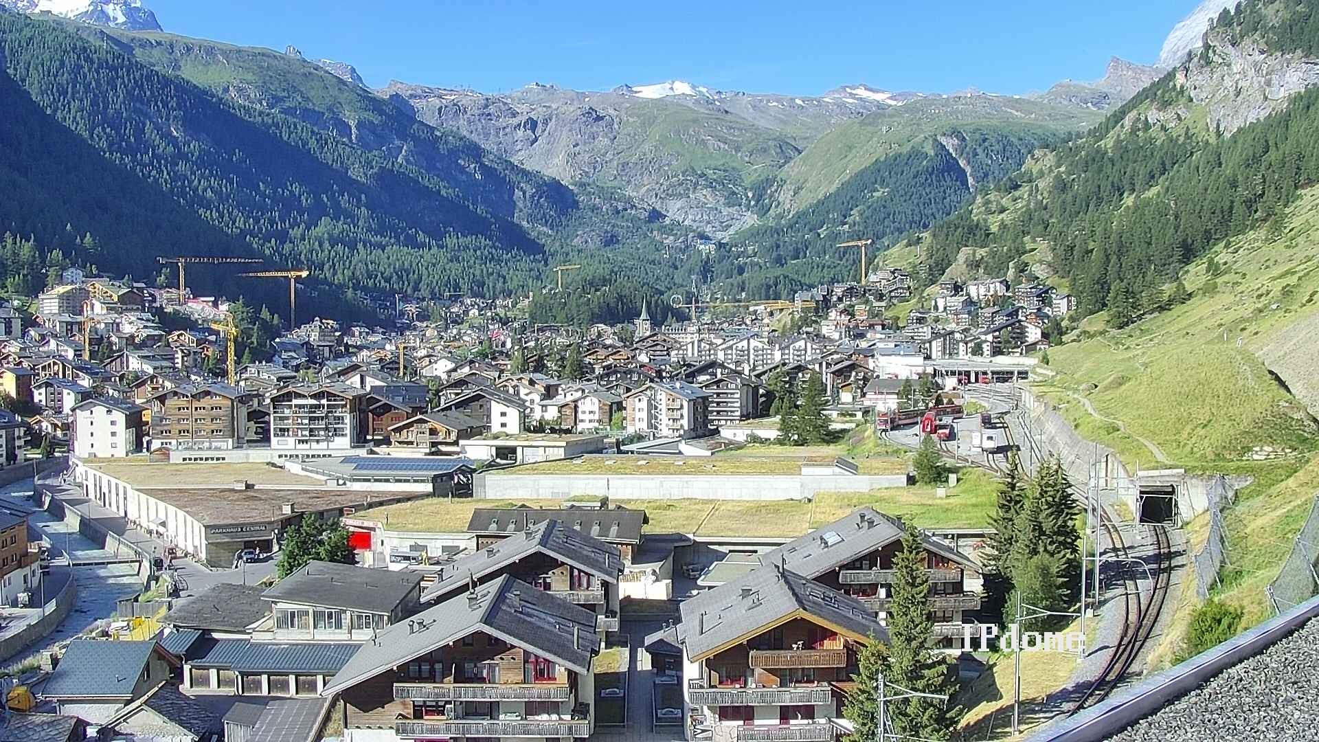 Archiv Foto Webcam Zermatt: Blick auf das Dorf
