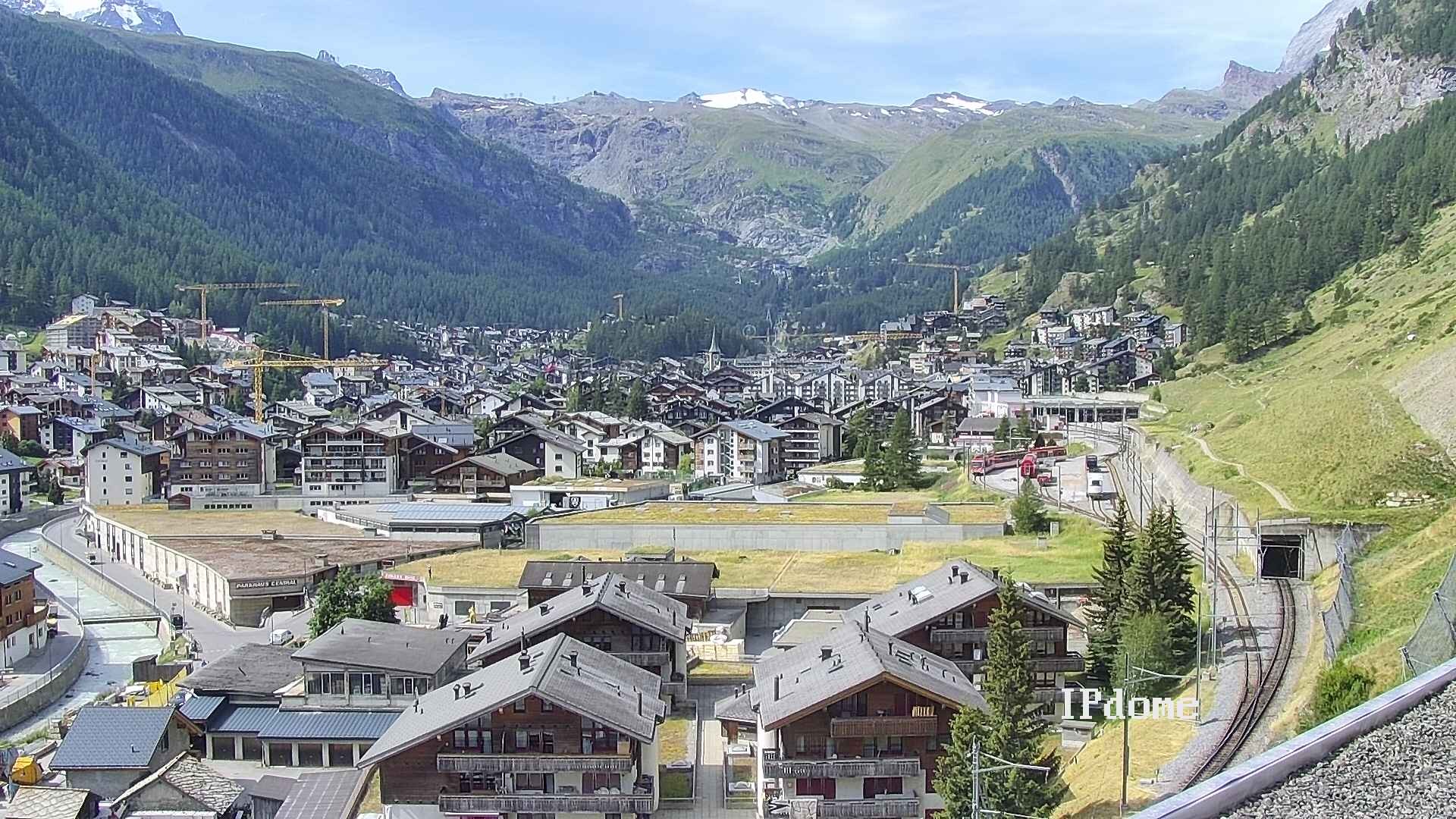 Archiv Foto Webcam Zermatt: Blick auf das Dorf