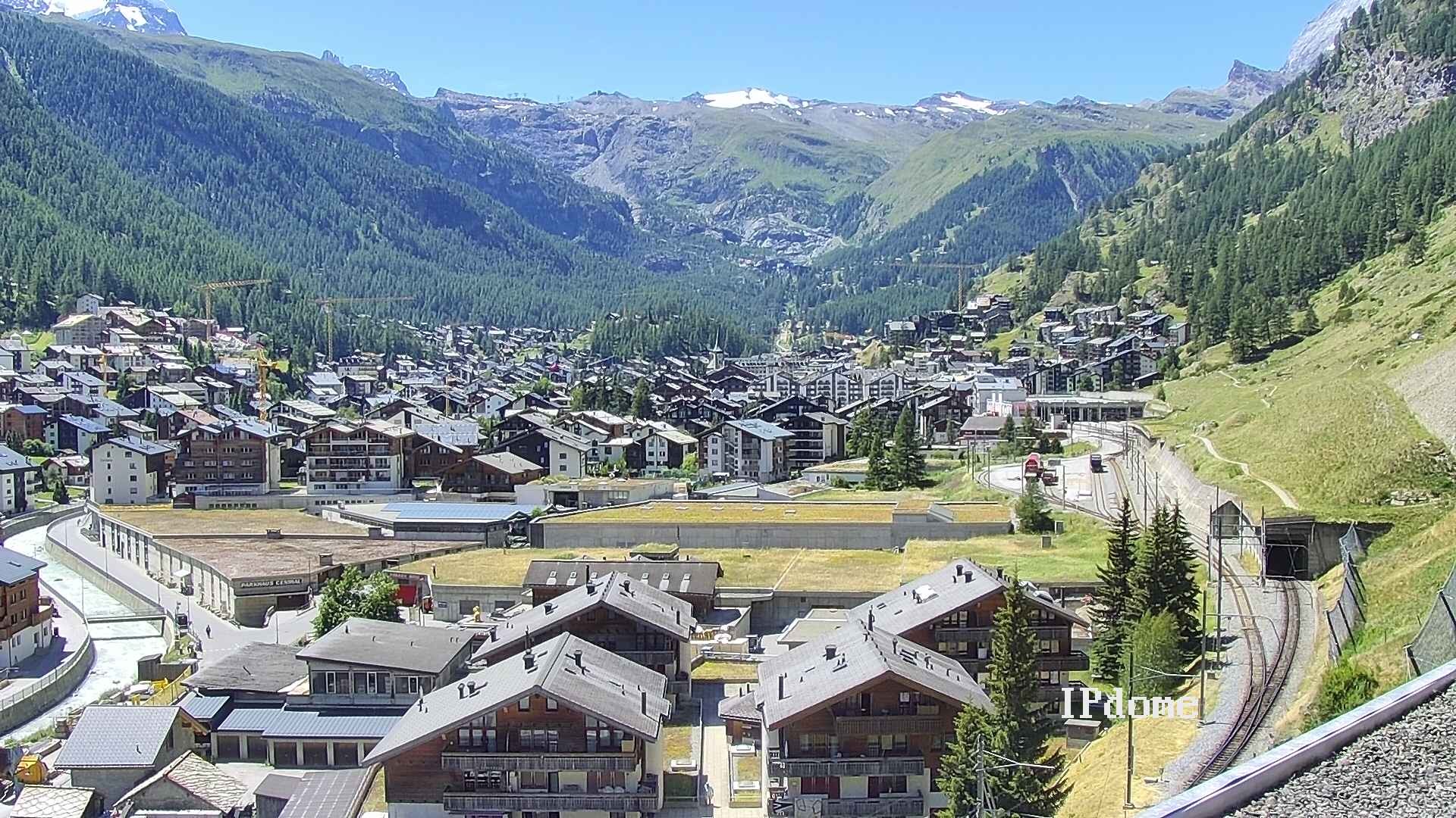 Archiv Foto Webcam Zermatt: Blick auf das Dorf