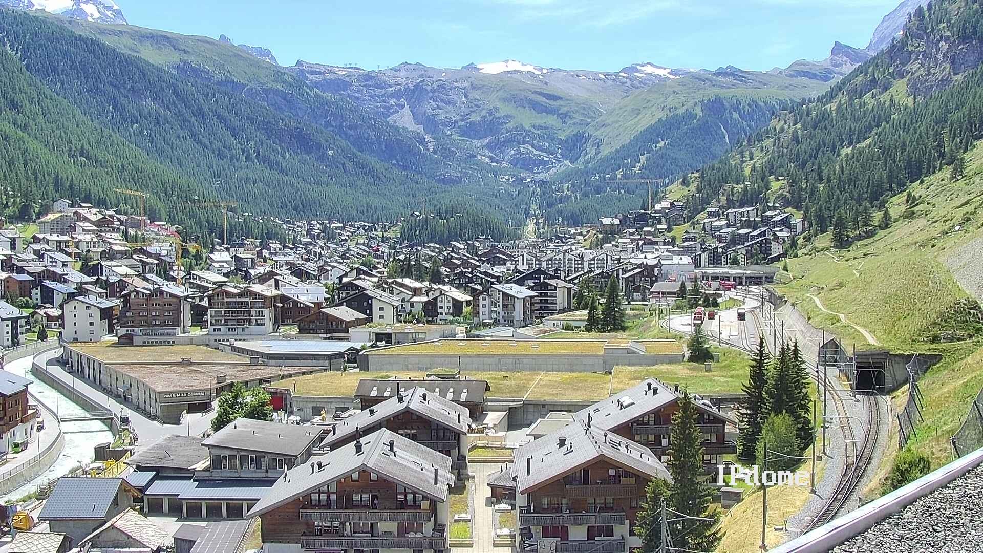 Archiv Foto Webcam Zermatt: Blick auf das Dorf