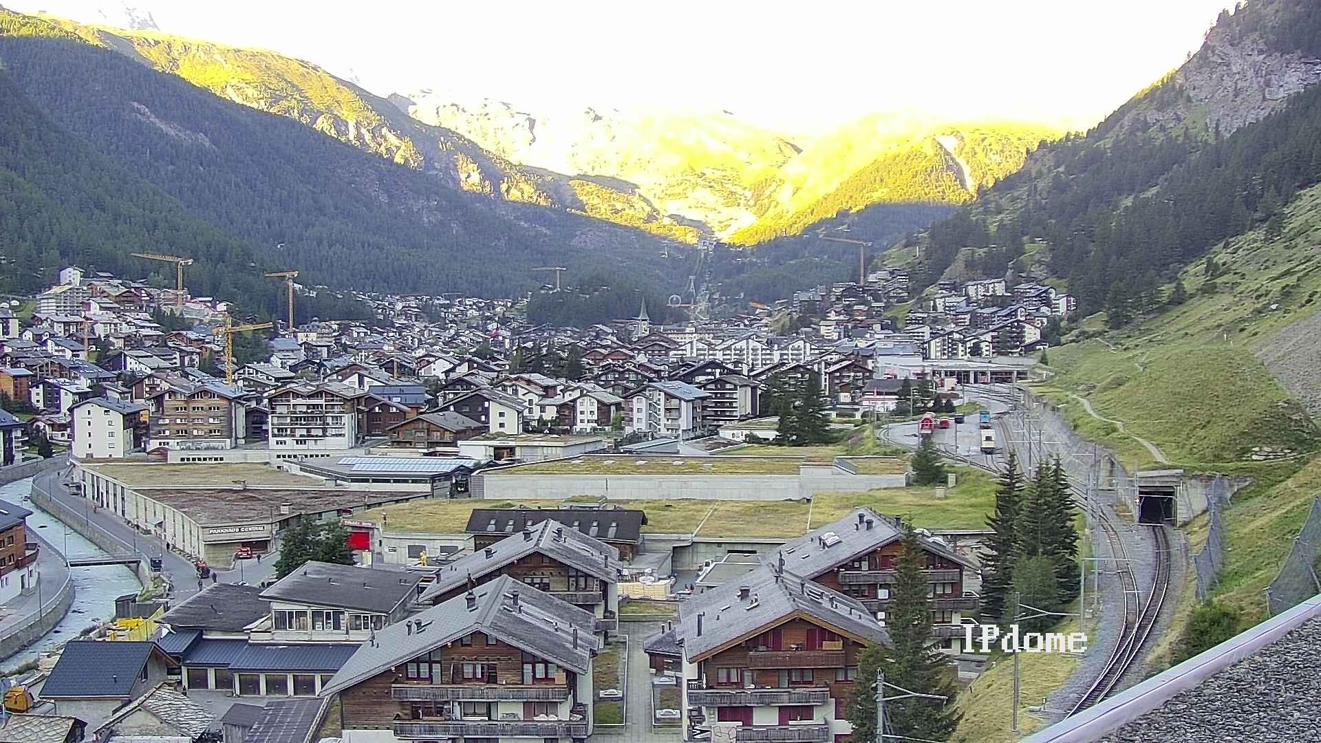 Archiv Foto Webcam Zermatt: Blick auf das Dorf