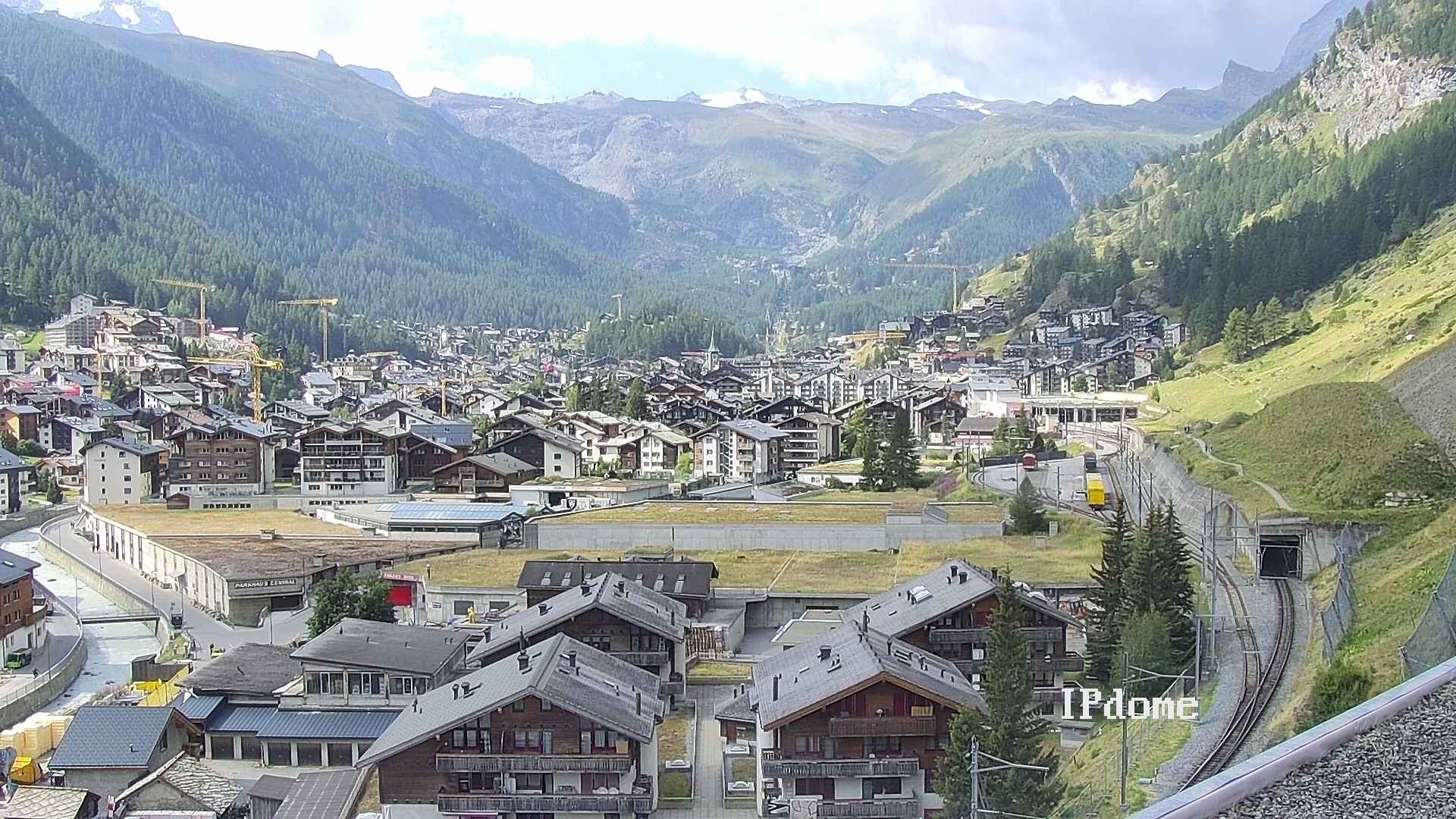 Archiv Foto Webcam Zermatt: Blick auf das Dorf