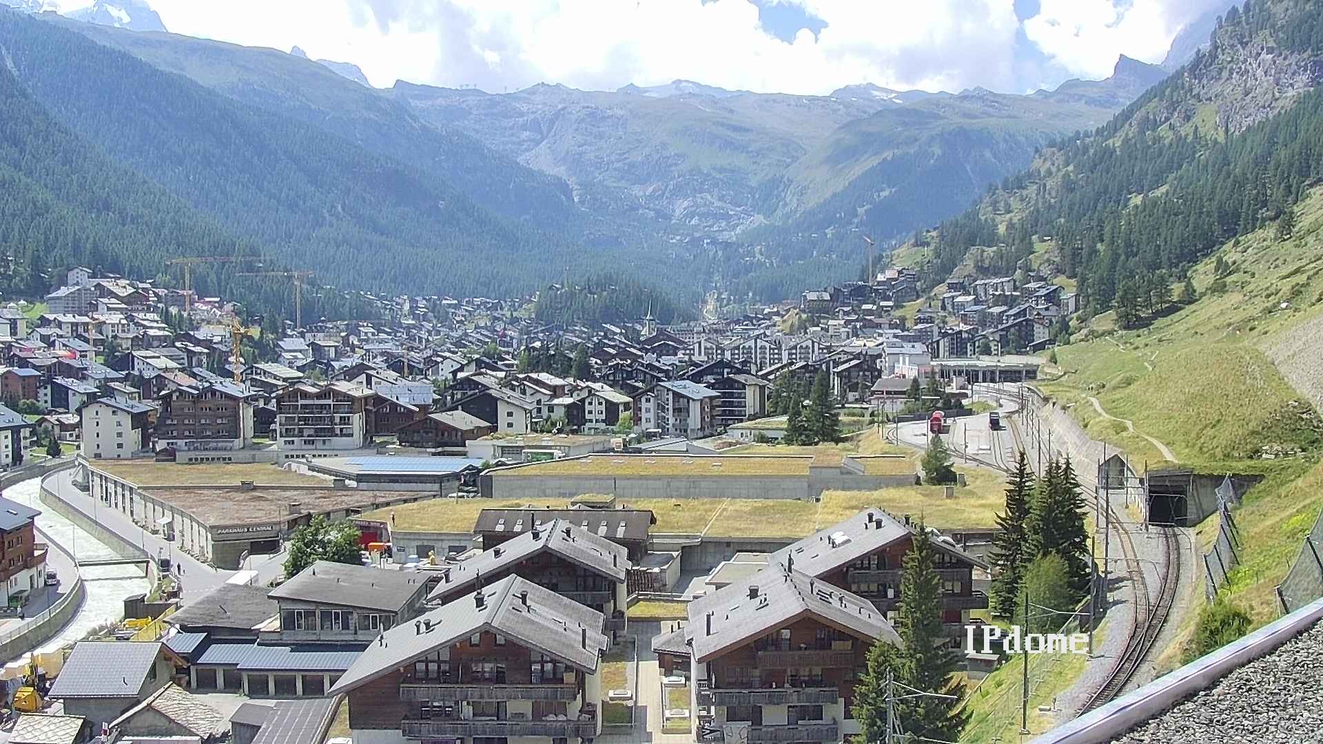 Archiv Foto Webcam Zermatt: Blick auf das Dorf
