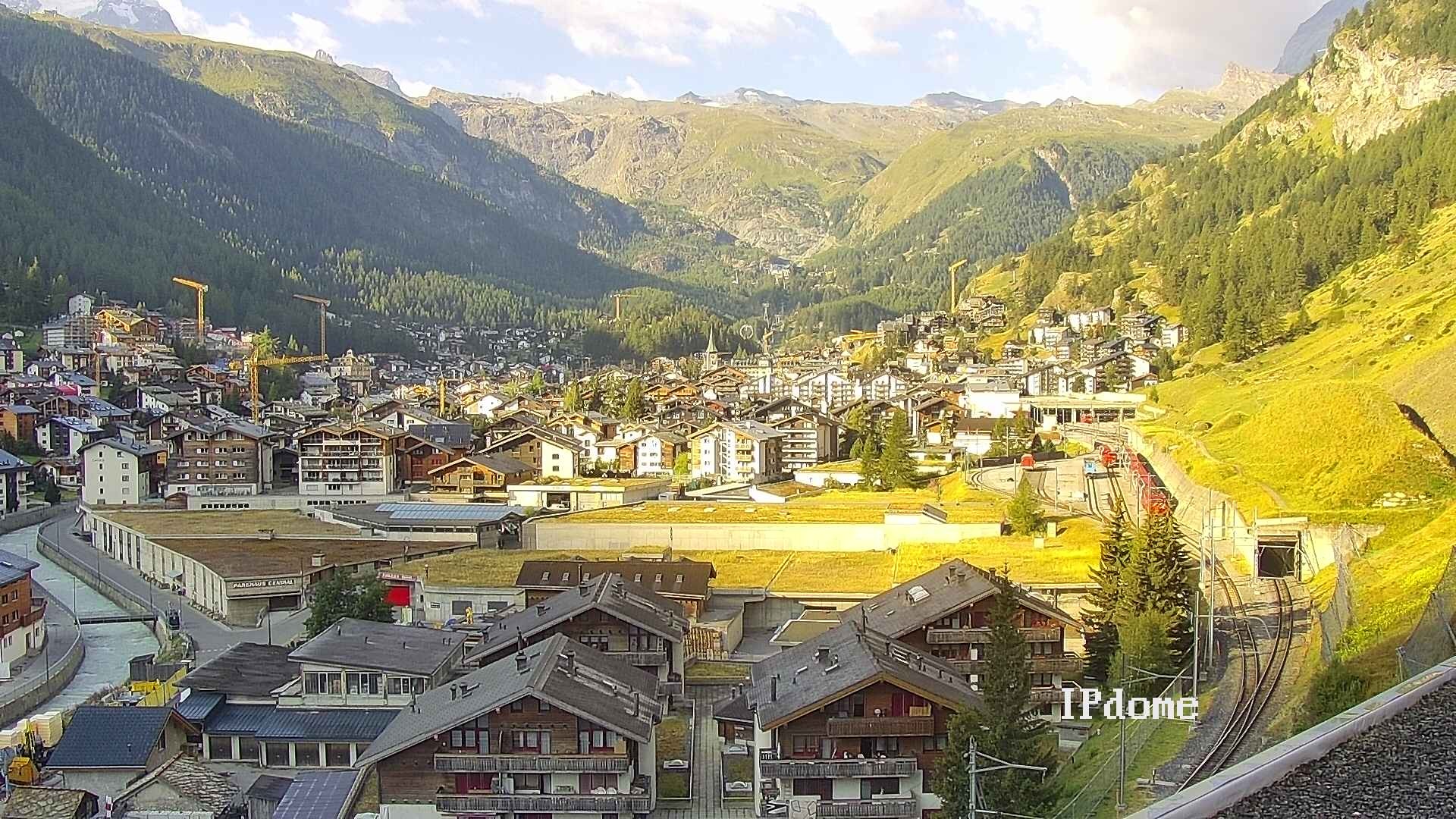 Archiv Foto Webcam Zermatt: Blick auf das Dorf