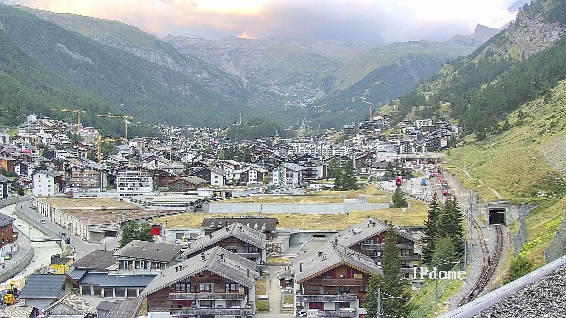 Archiv Foto Webcam Zermatt: Blick auf das Dorf
