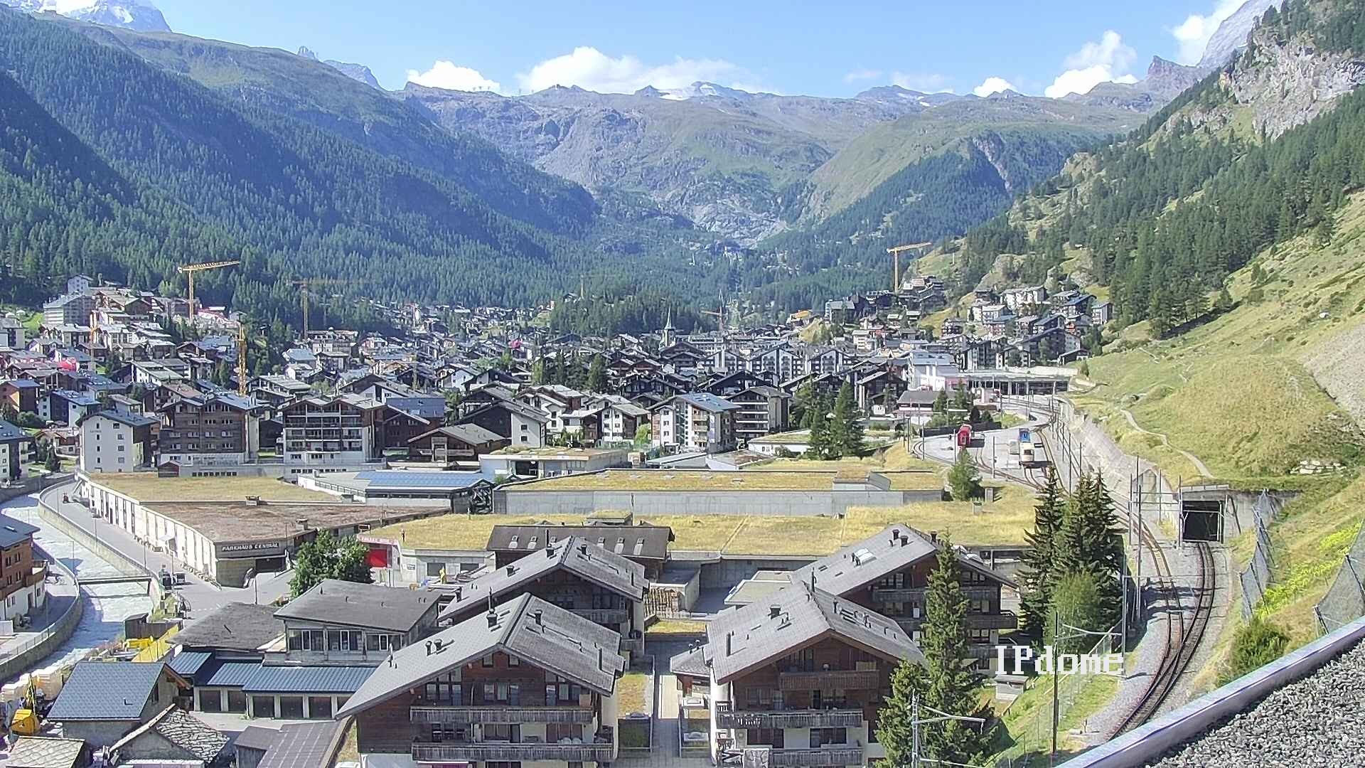 Archiv Foto Webcam Zermatt: Blick auf das Dorf