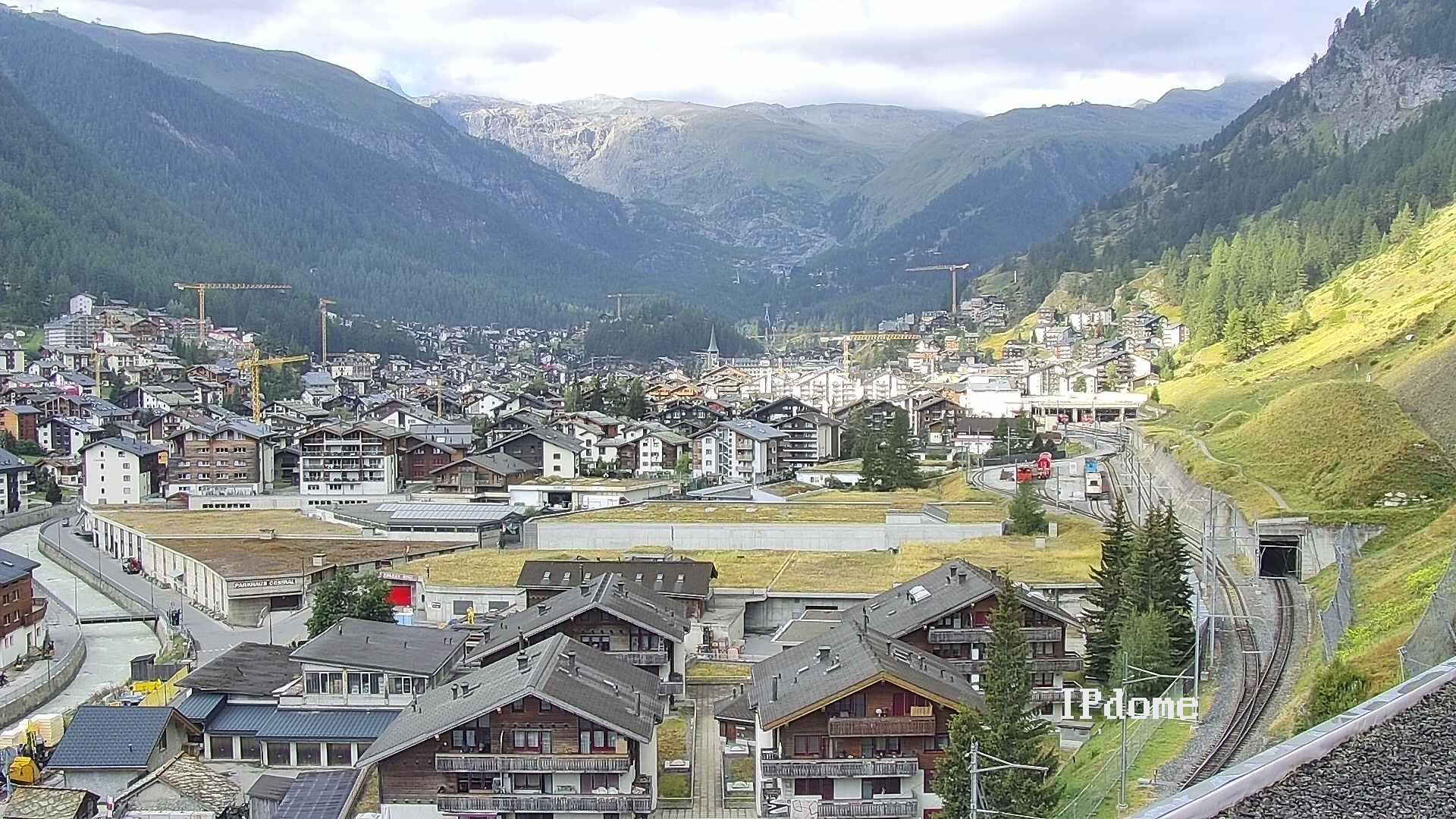 Archiv Foto Webcam Zermatt: Blick auf das Dorf
