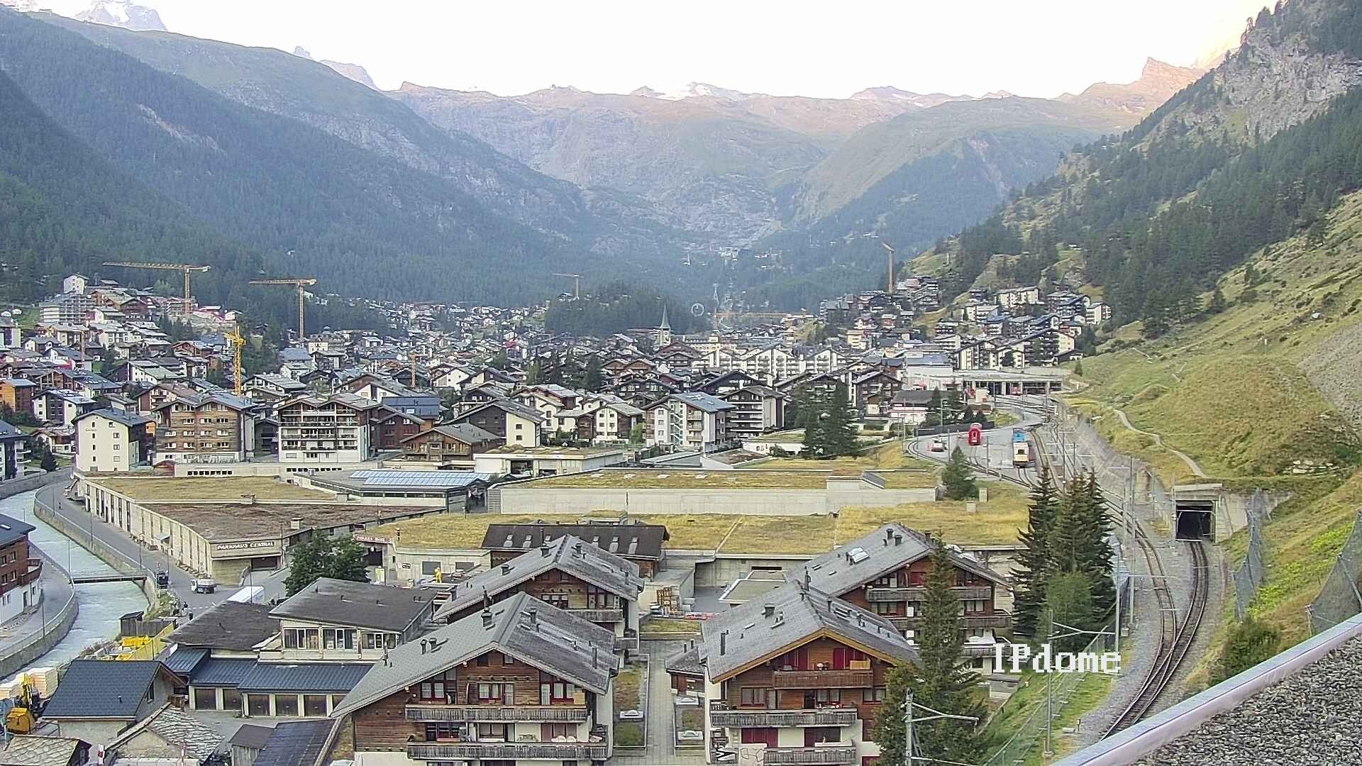 Archiv Foto Webcam Zermatt: Blick auf das Dorf