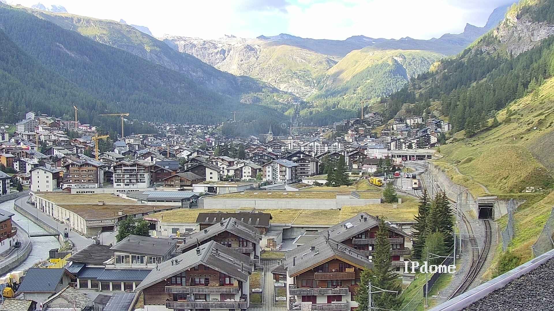Archiv Foto Webcam Zermatt: Blick auf das Dorf