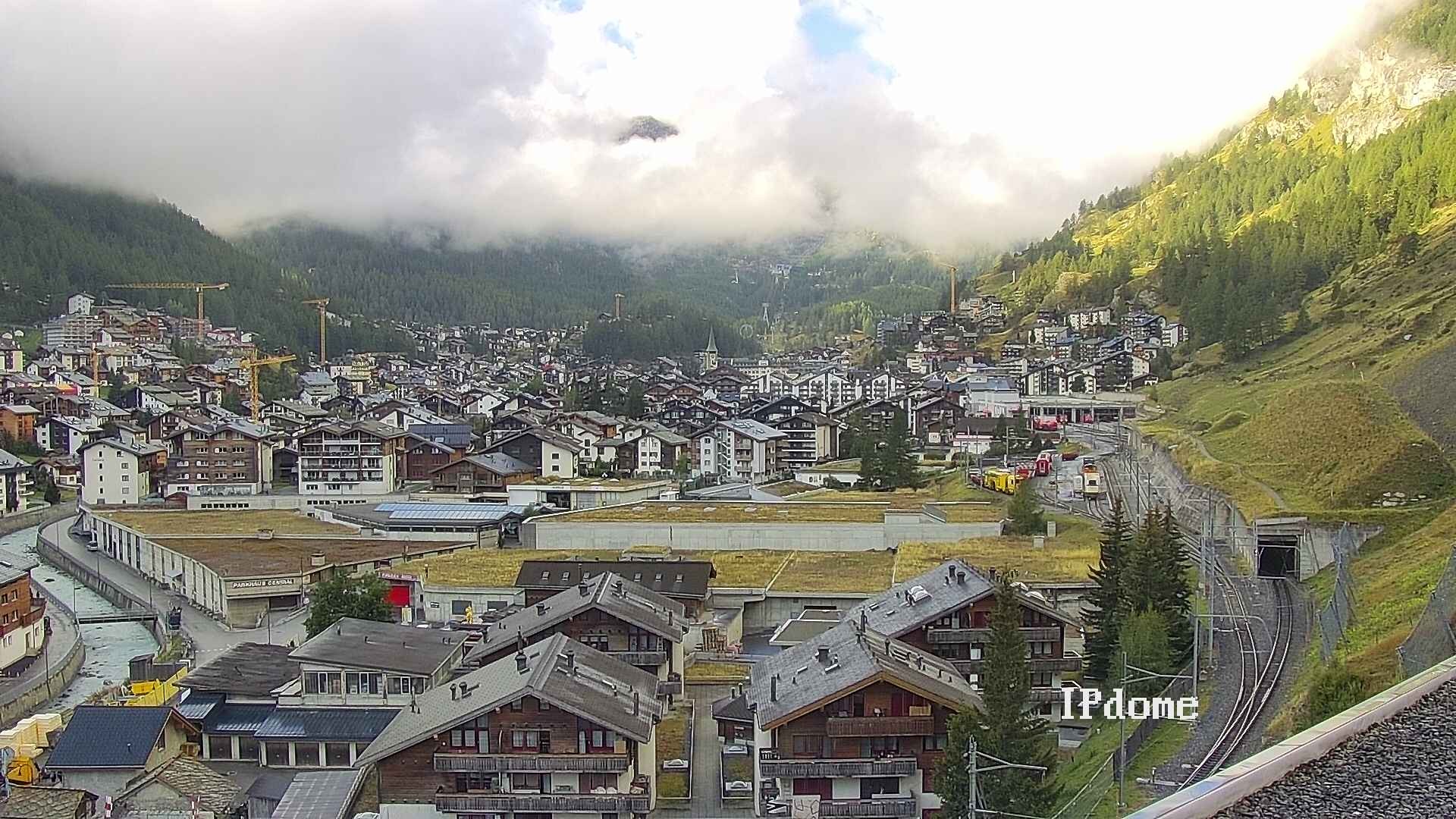 Archiv Foto Webcam Zermatt: Blick auf das Dorf