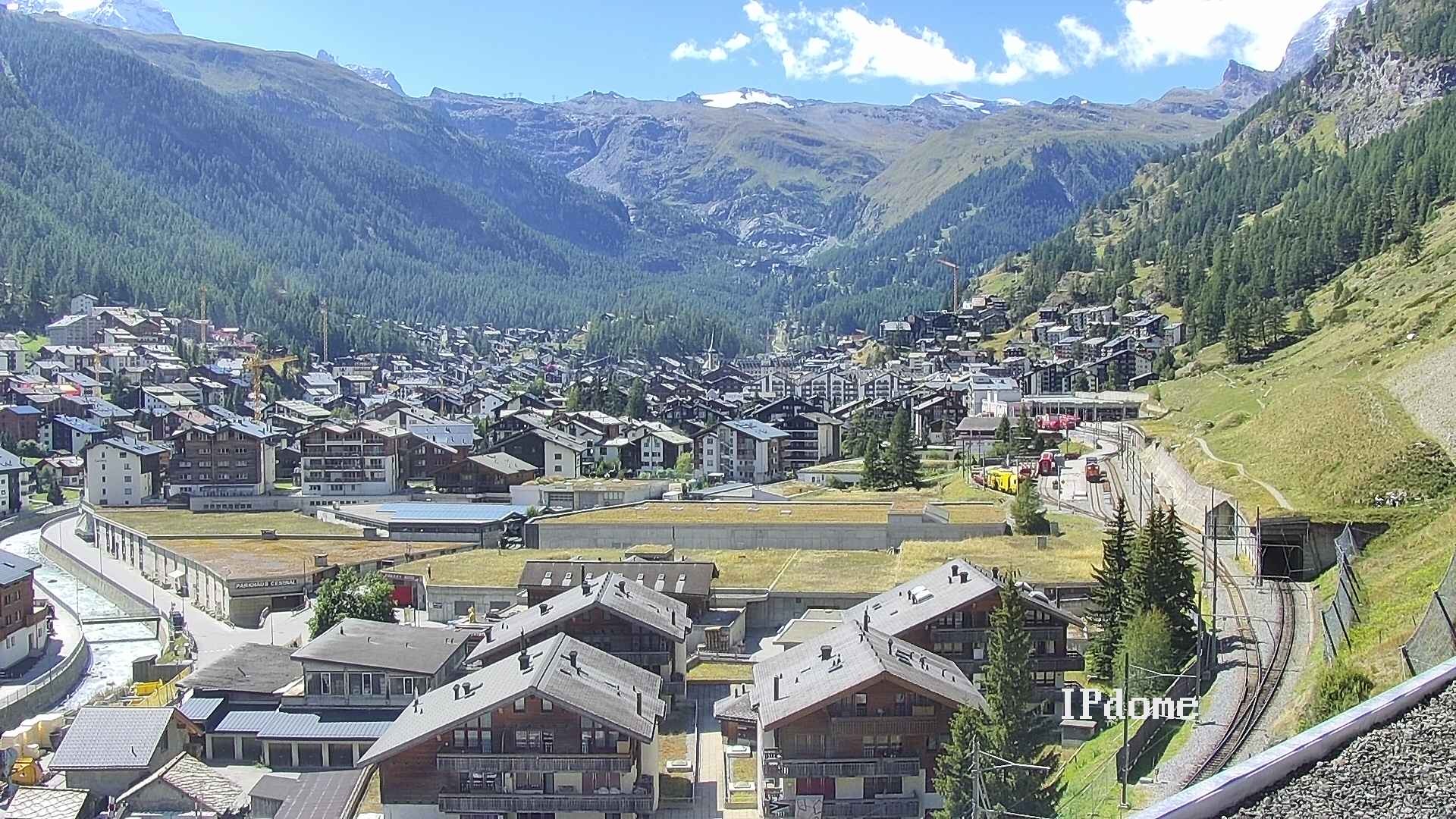 Archiv Foto Webcam Zermatt: Blick auf das Dorf