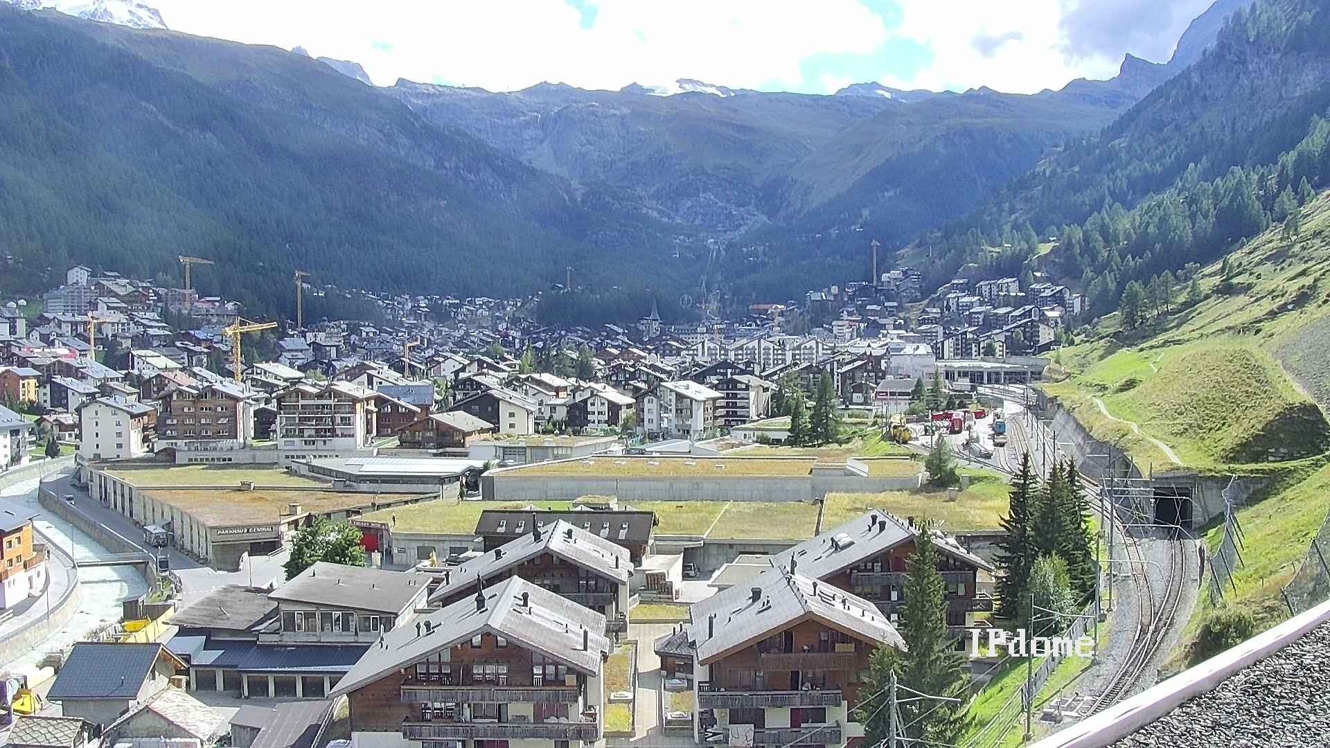 Archiv Foto Webcam Zermatt: Blick auf das Dorf