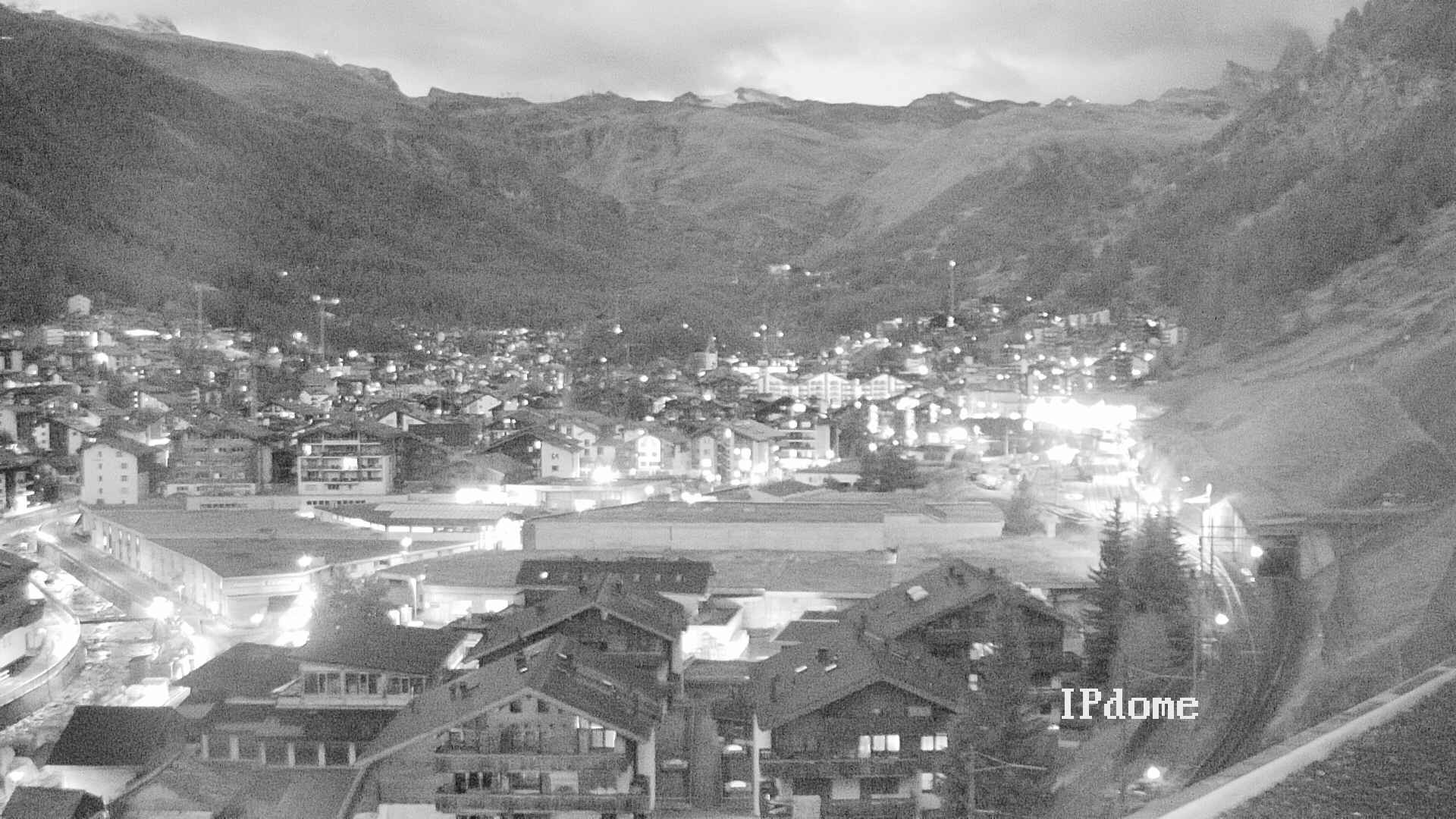 Archiv Foto Webcam Zermatt: Blick auf das Dorf