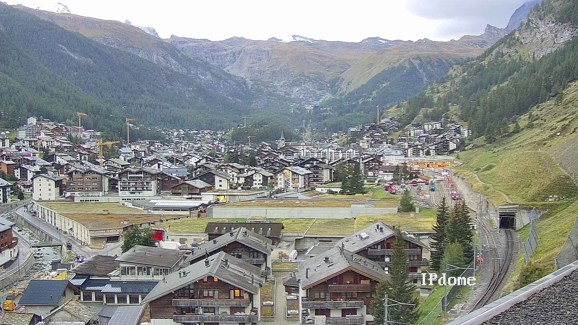 Archiv Foto Webcam Zermatt: Blick auf das Dorf