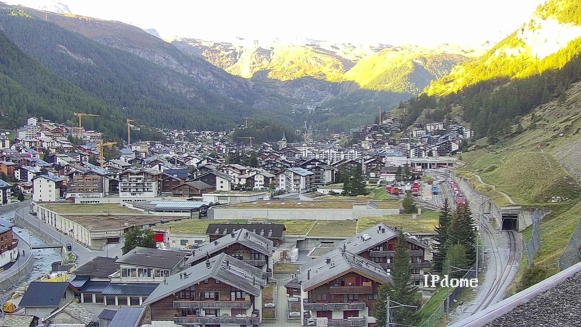 Archiv Foto Webcam Zermatt: Blick auf das Dorf