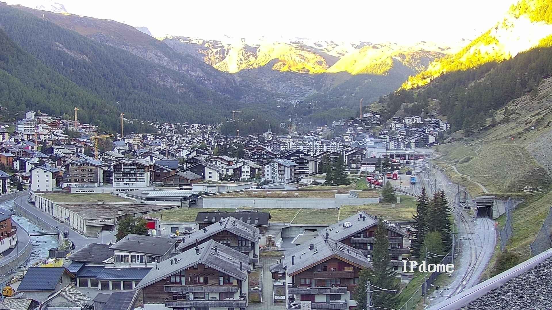 Archiv Foto Webcam Zermatt: Blick auf das Dorf