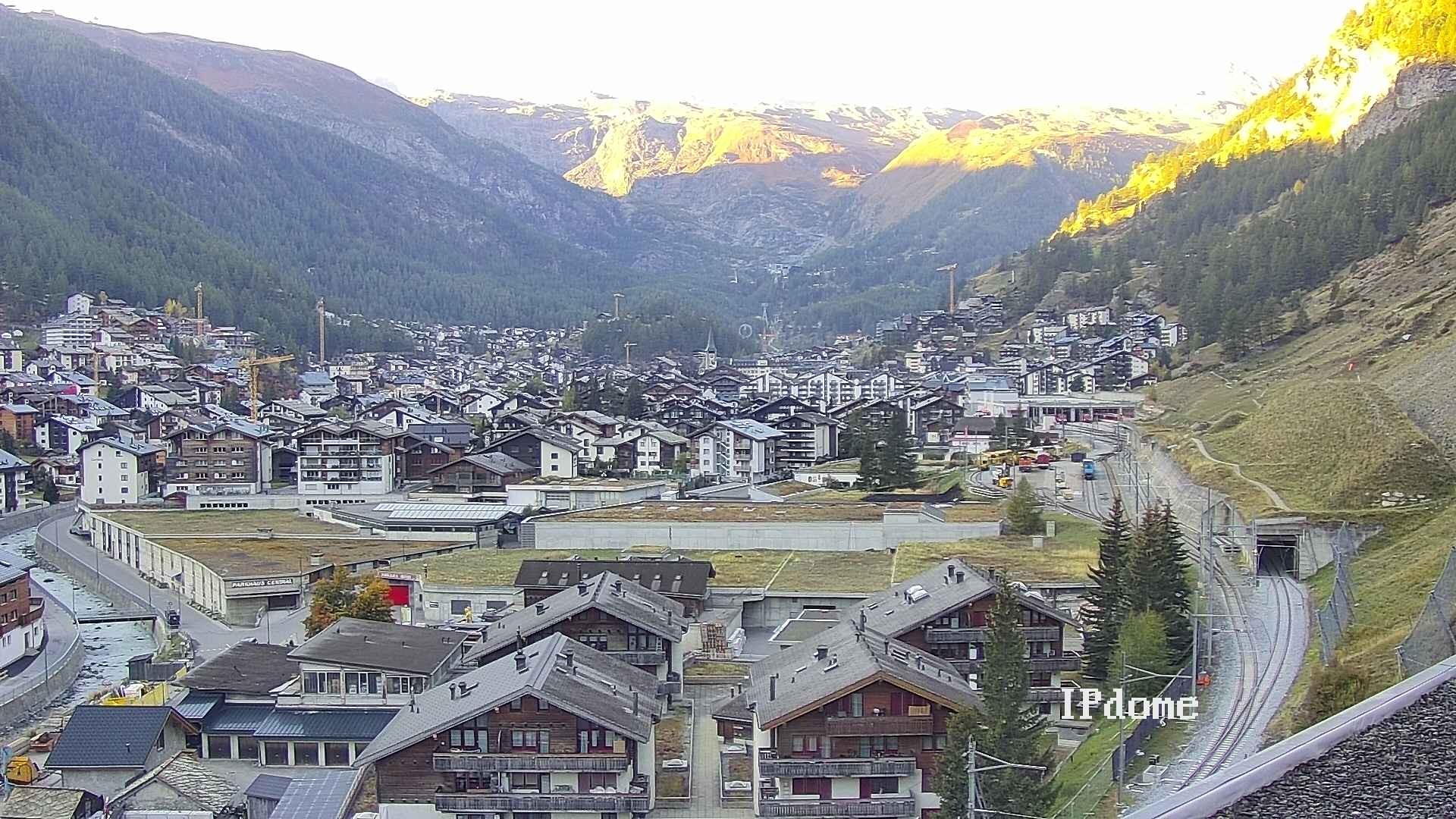 Archiv Foto Webcam Zermatt: Blick auf das Dorf