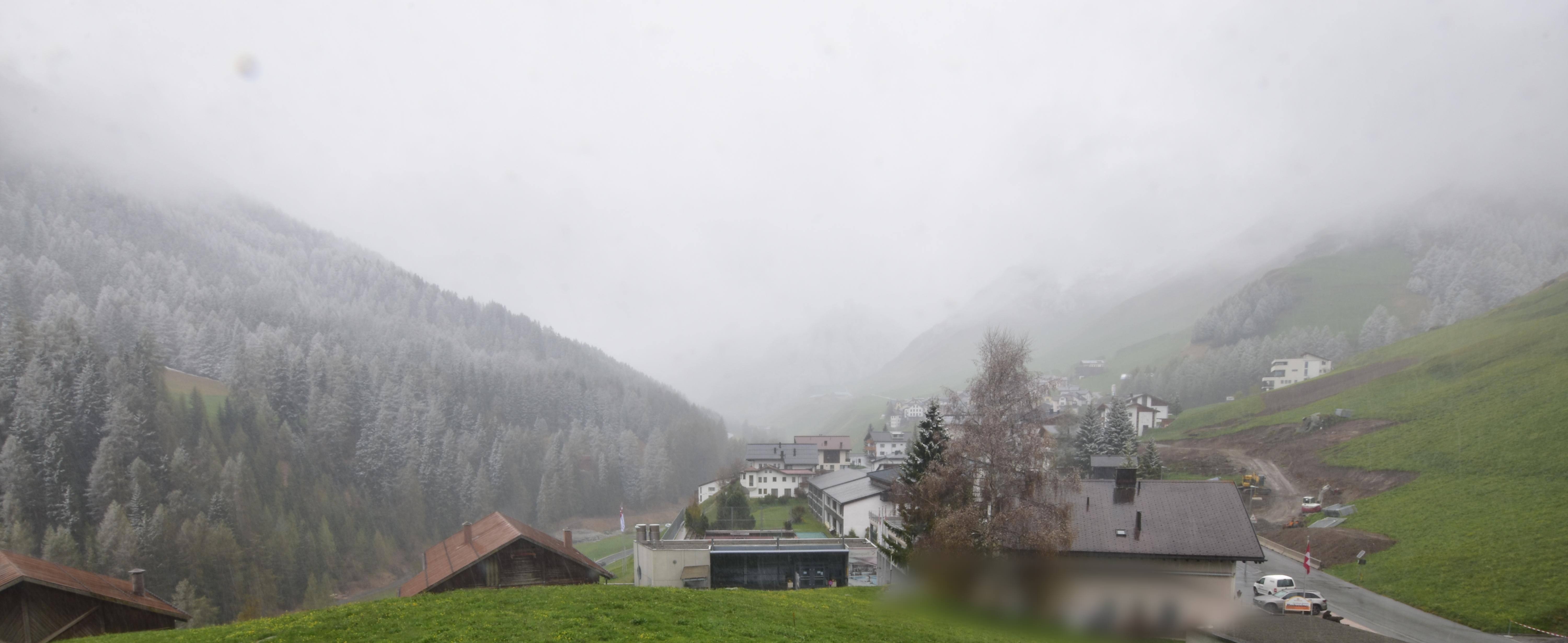 Archiv Foto Webcam Compatsch, 1.700m