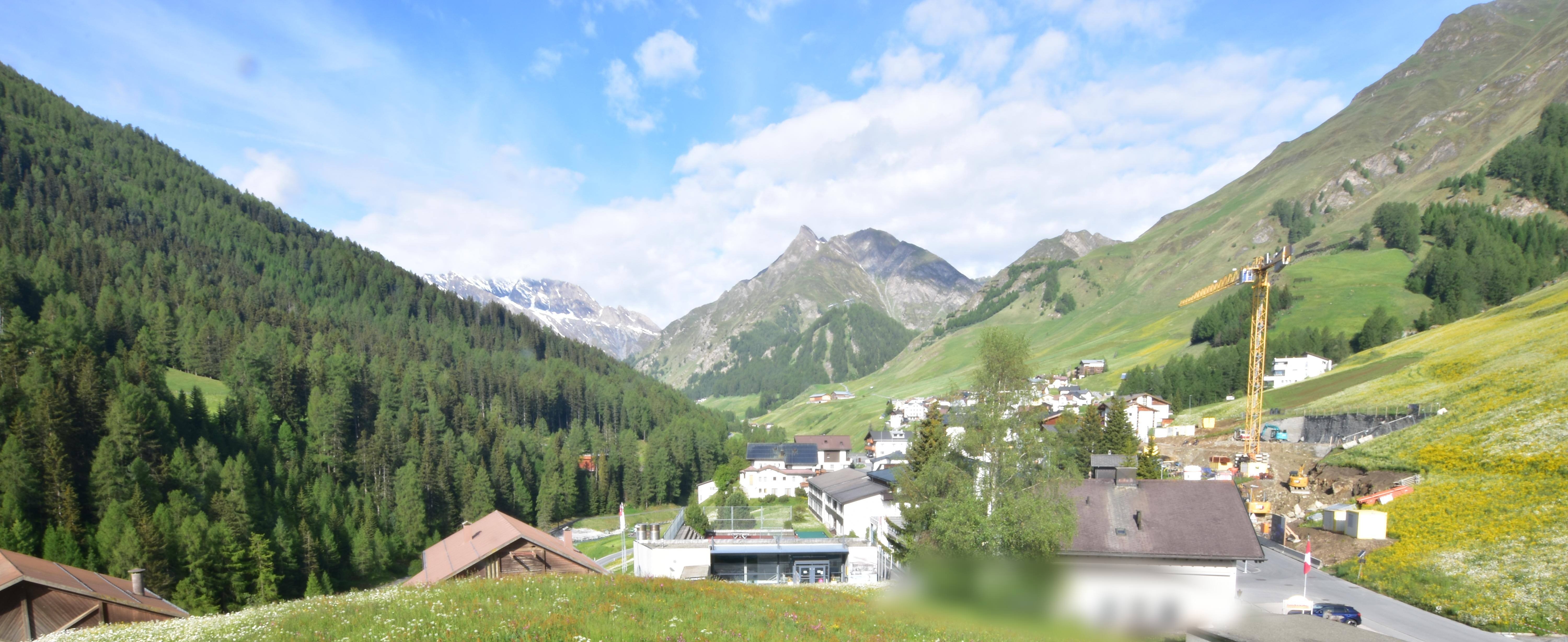 Archiv Foto Webcam Compatsch, 1.700m