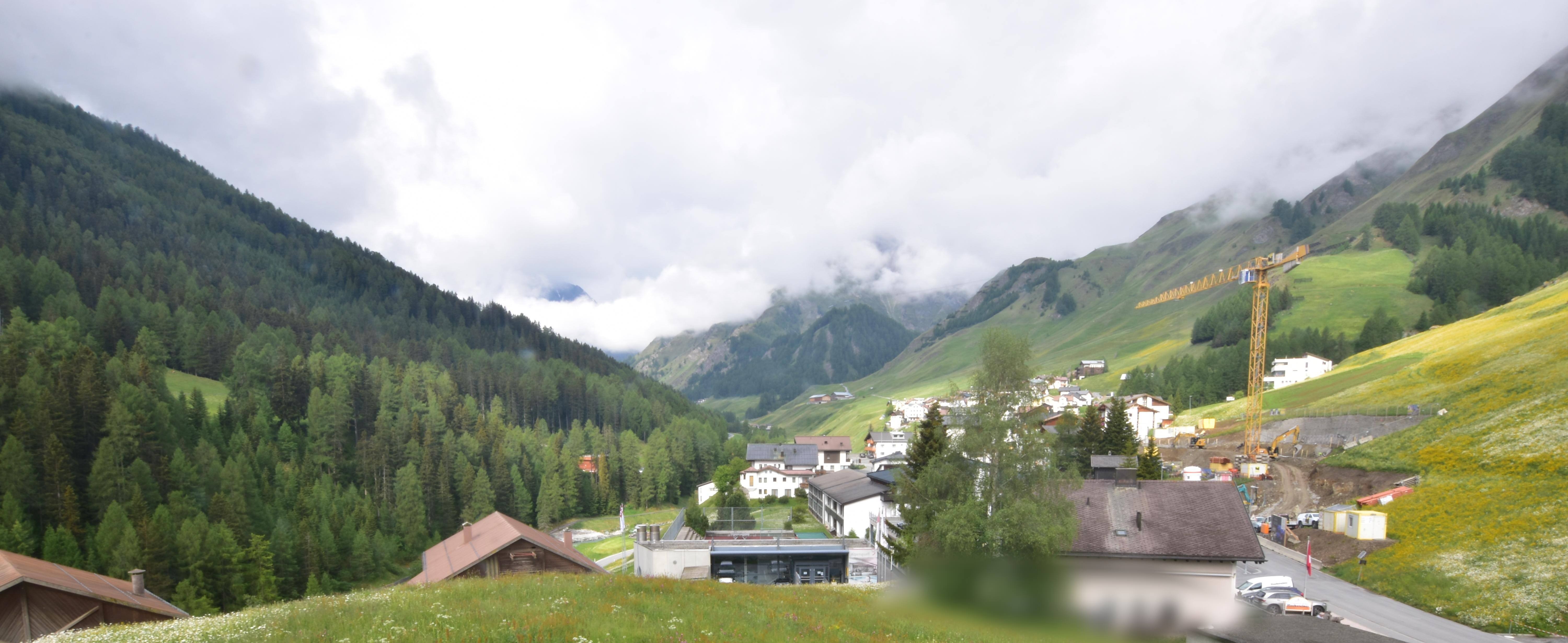Archiv Foto Webcam Compatsch, 1.700m