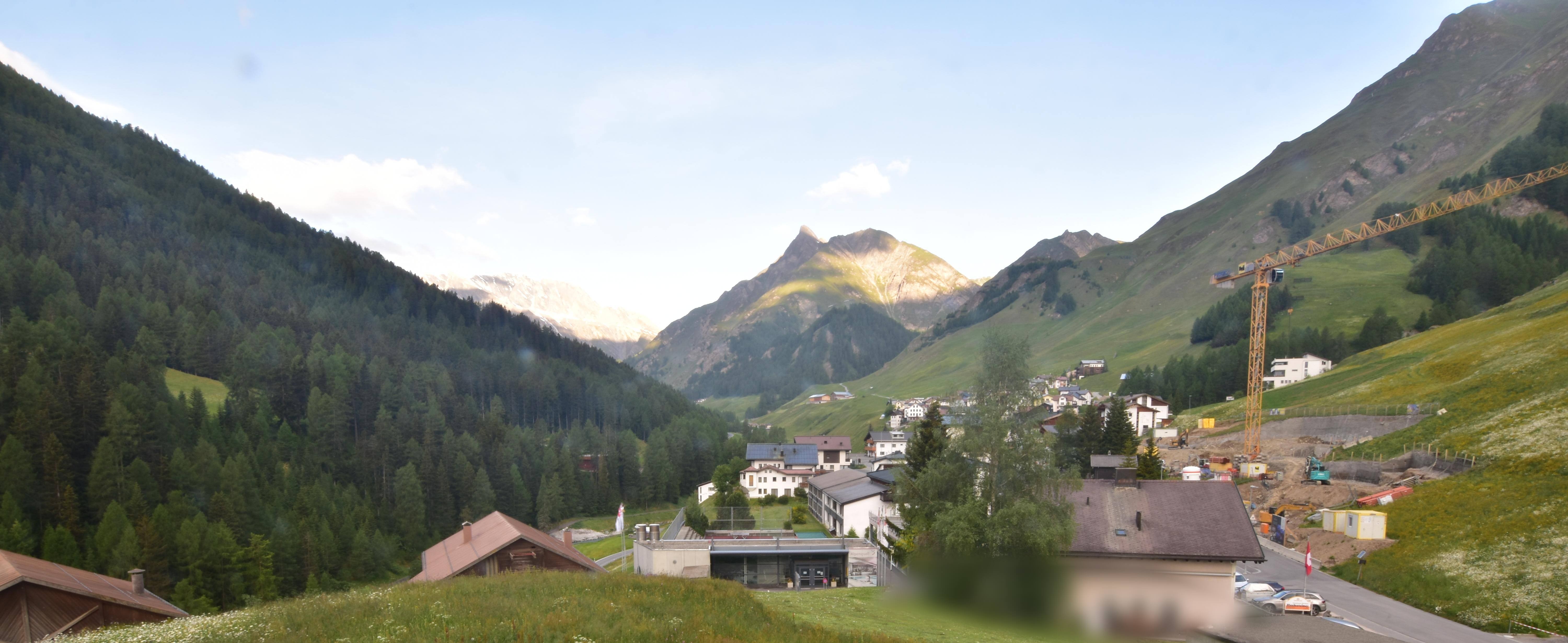 Archiv Foto Webcam Compatsch, 1.700m