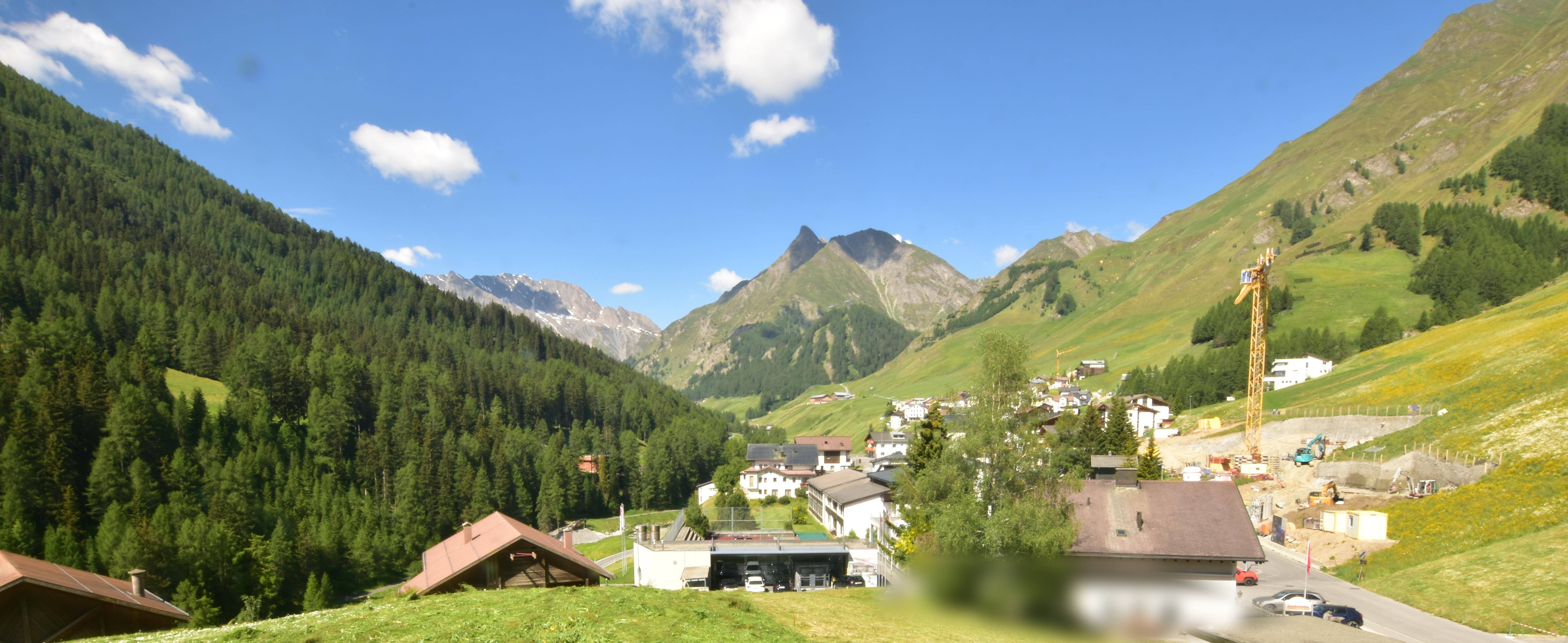 Archiv Foto Webcam Compatsch, 1.700m