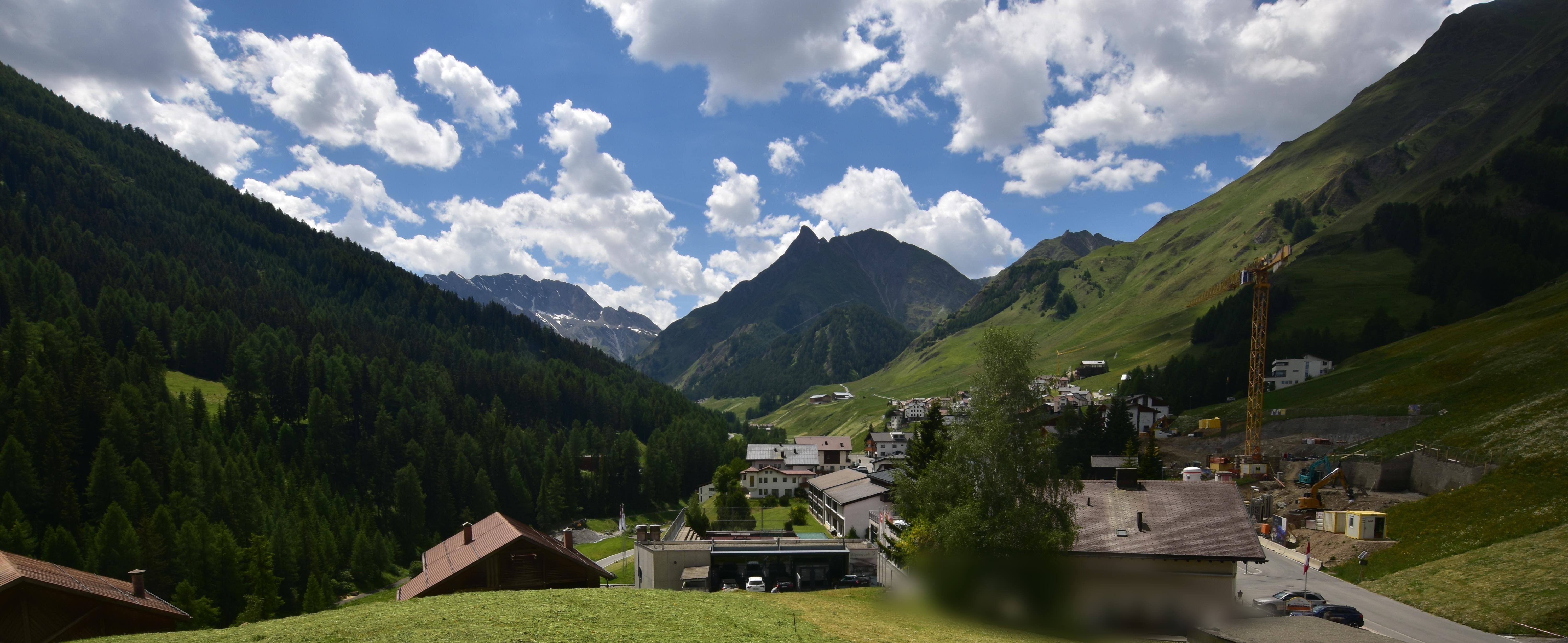 Archiv Foto Webcam Compatsch, 1.700m