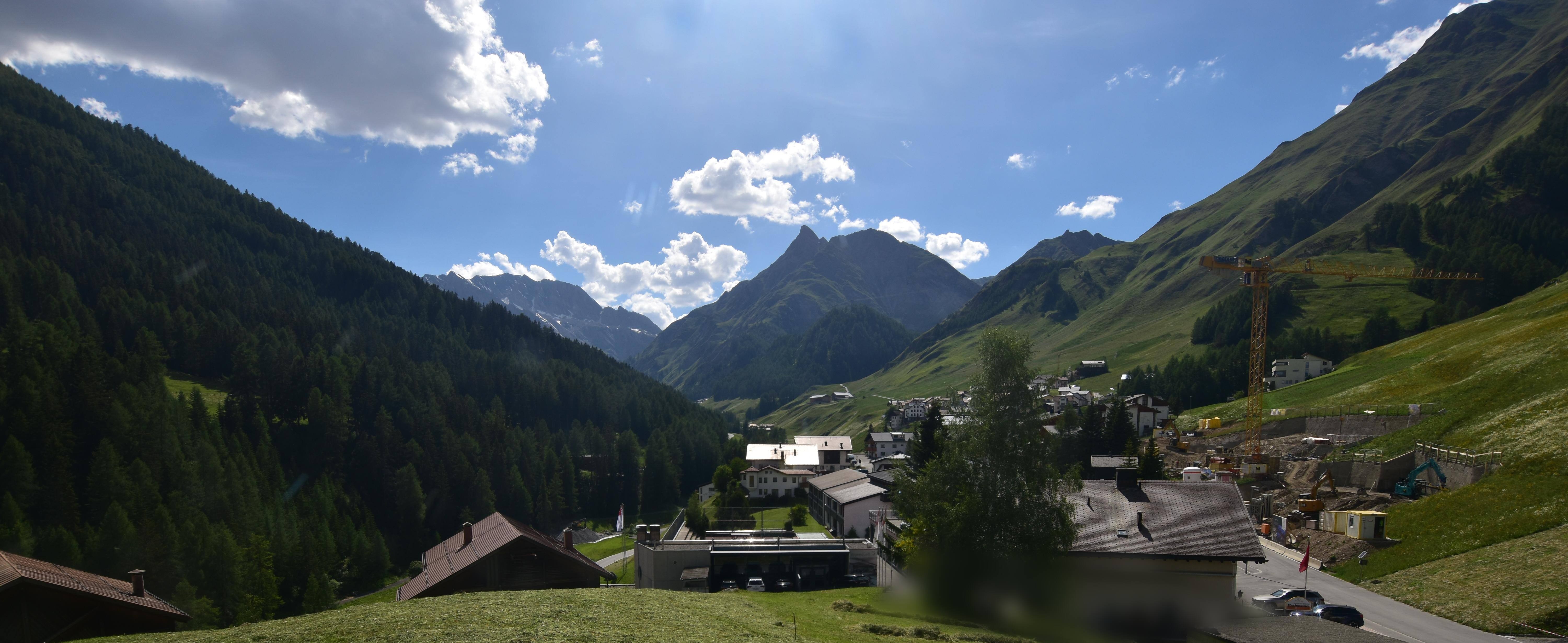 Archiv Foto Webcam Compatsch, 1.700m