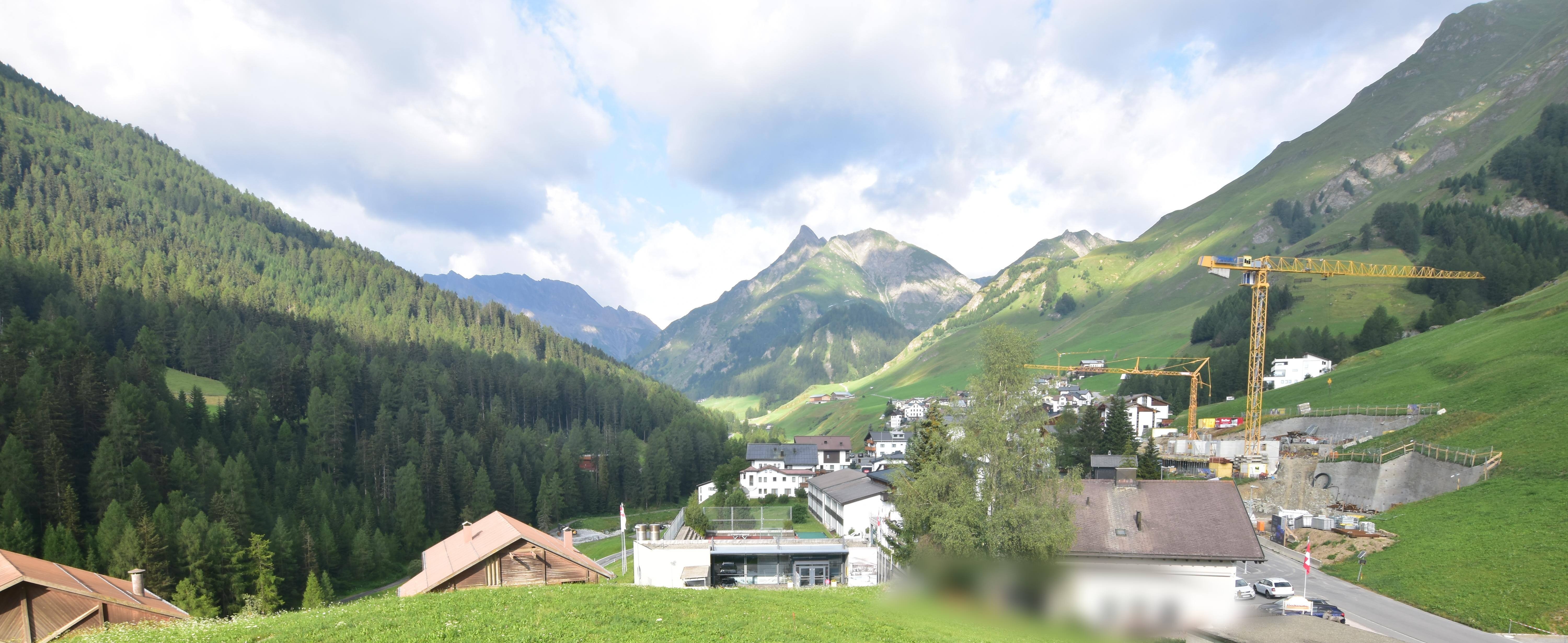 Archiv Foto Webcam Compatsch, 1.700m