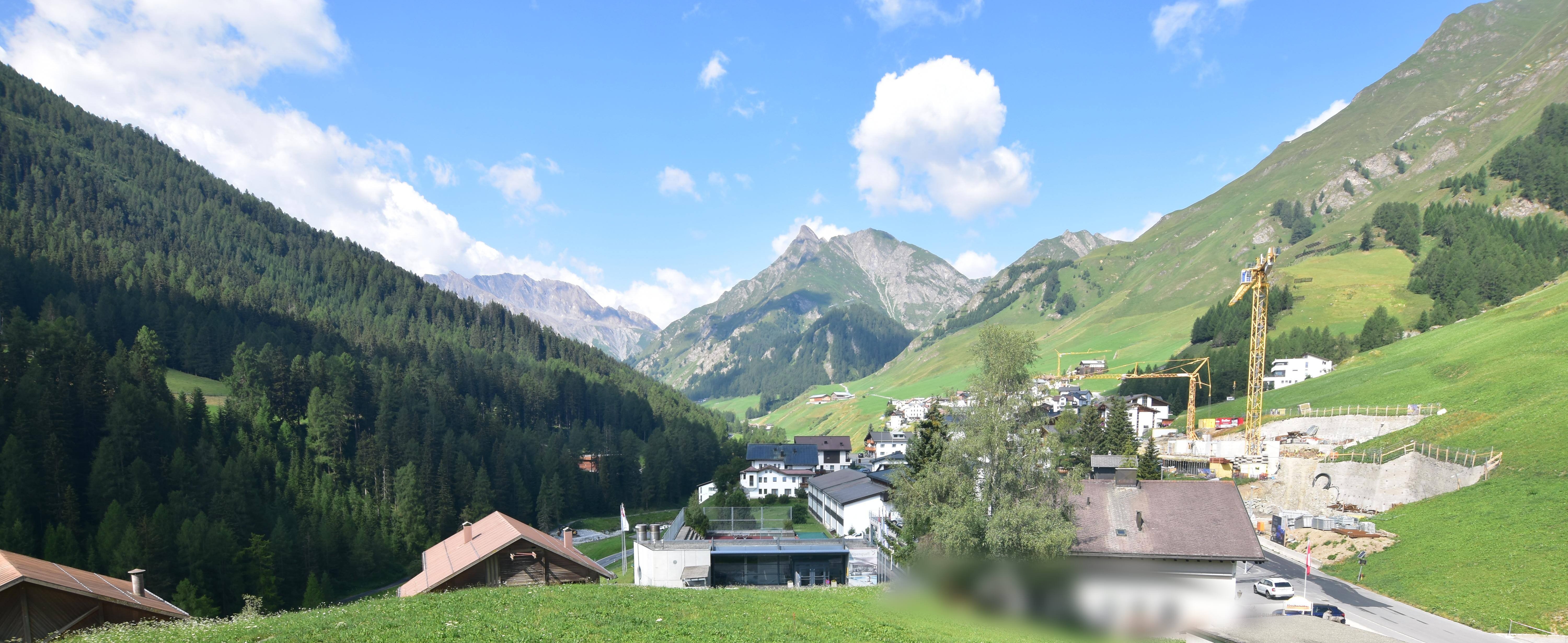 Archiv Foto Webcam Compatsch, 1.700m