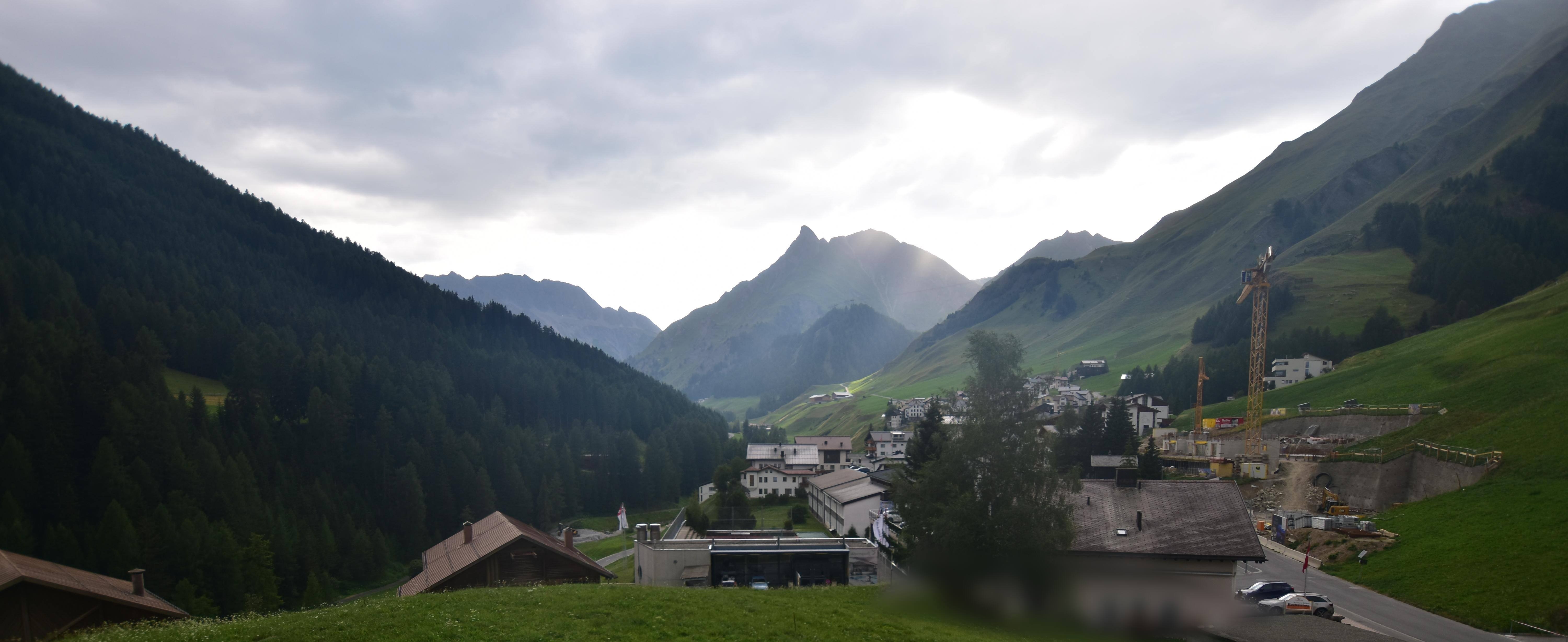 Archiv Foto Webcam Compatsch, 1.700m