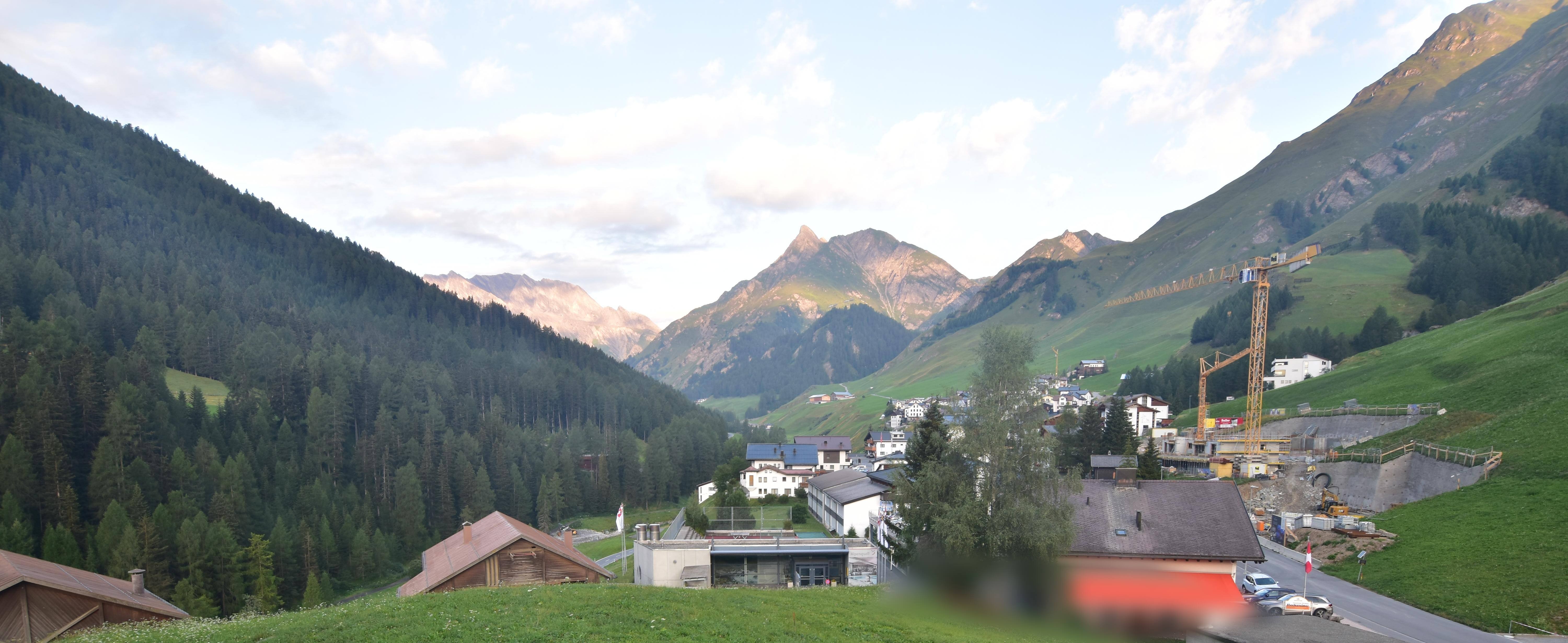 Archiv Foto Webcam Compatsch, 1.700m