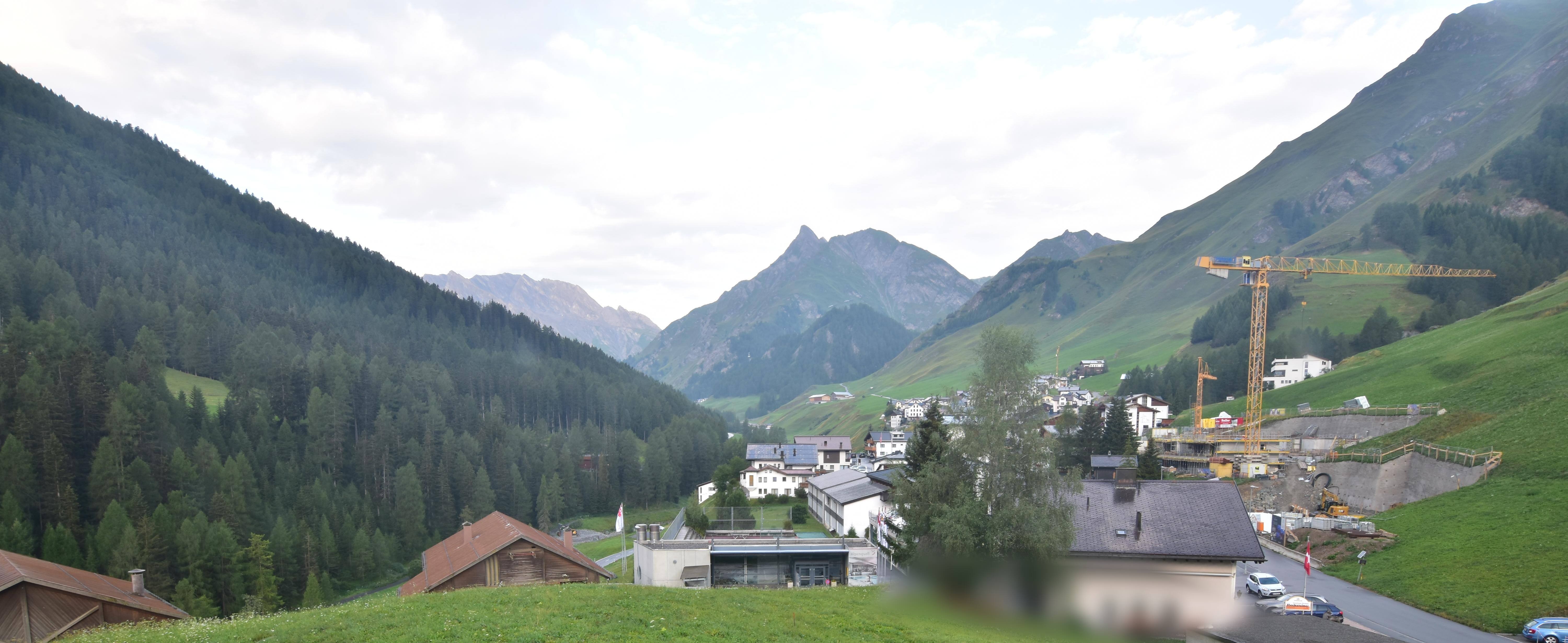 Archiv Foto Webcam Compatsch, 1.700m