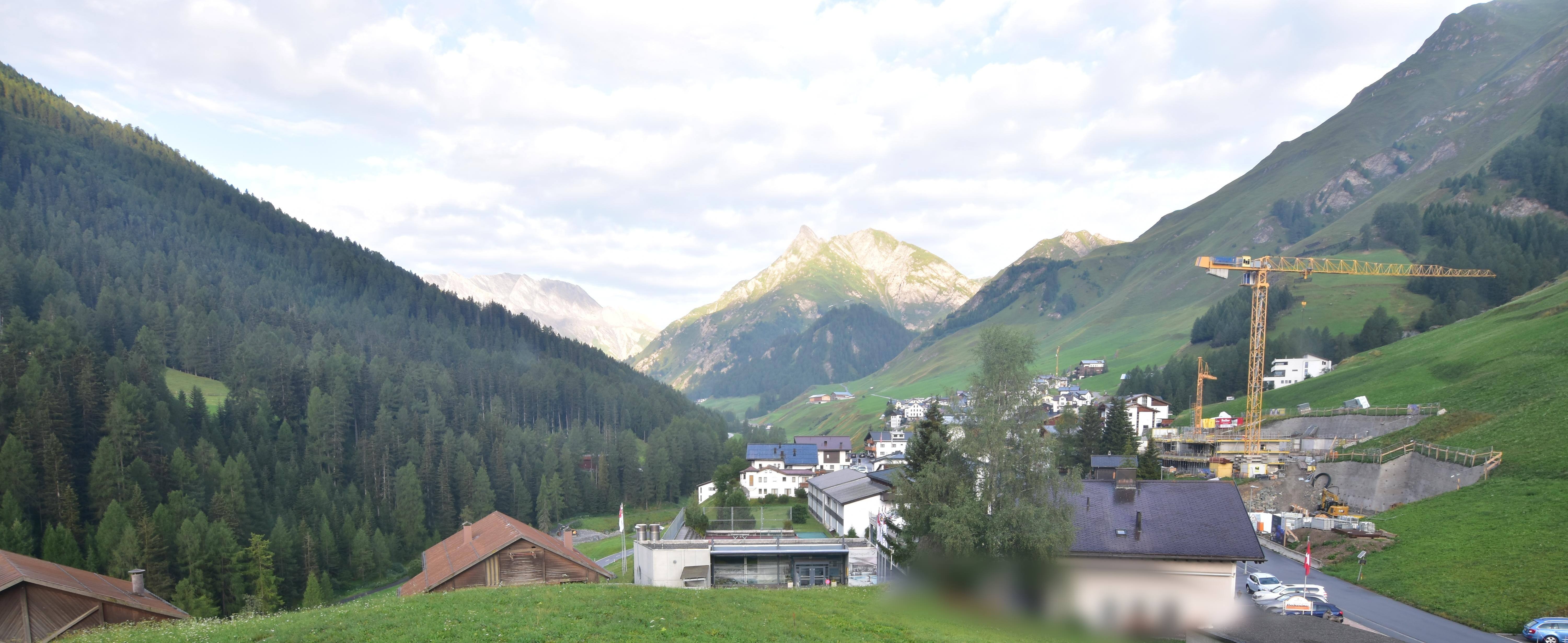 Archiv Foto Webcam Compatsch, 1.700m