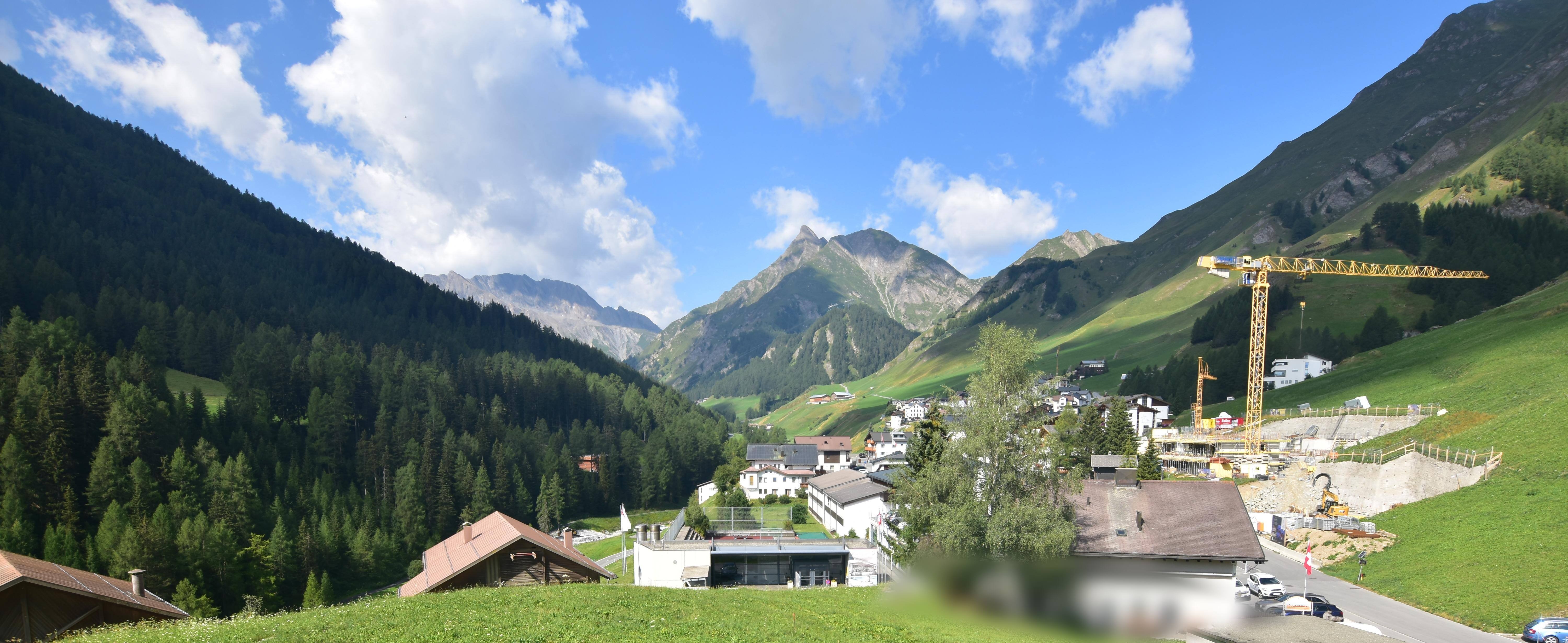 Archiv Foto Webcam Compatsch, 1.700m