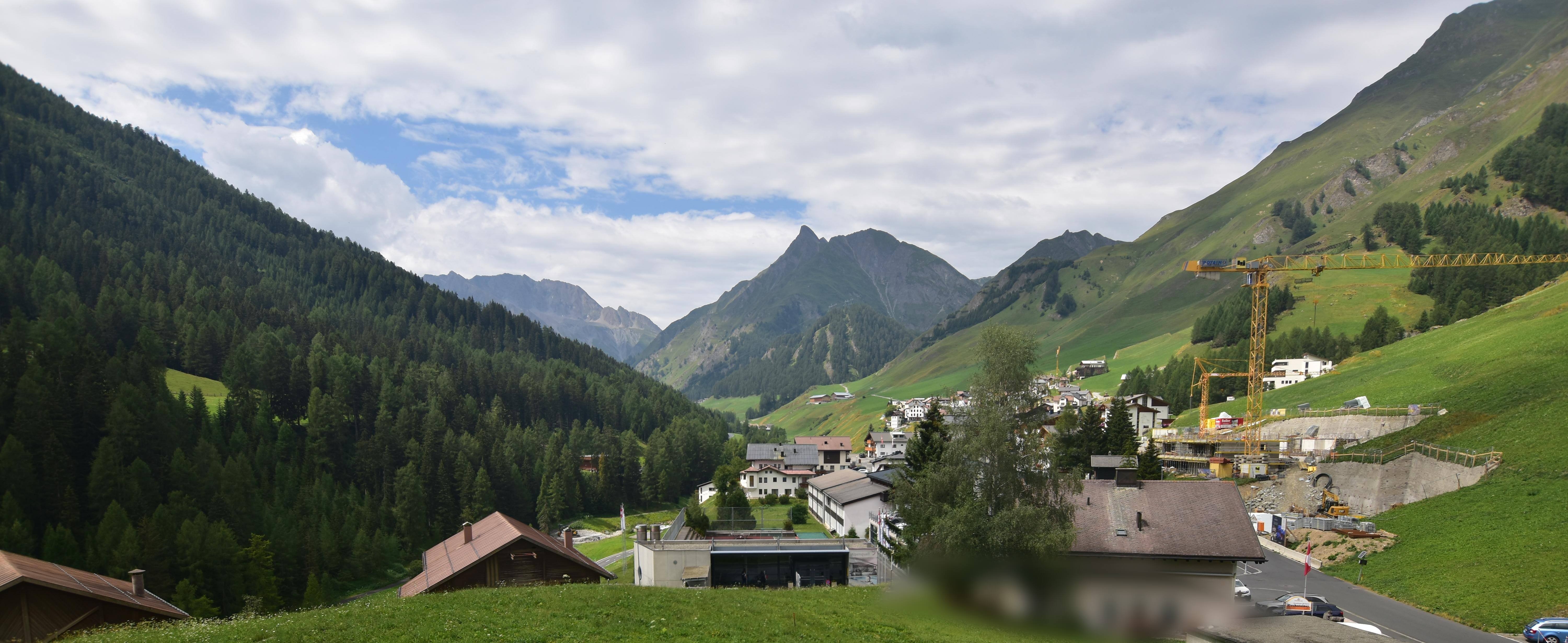 Archiv Foto Webcam Compatsch, 1.700m