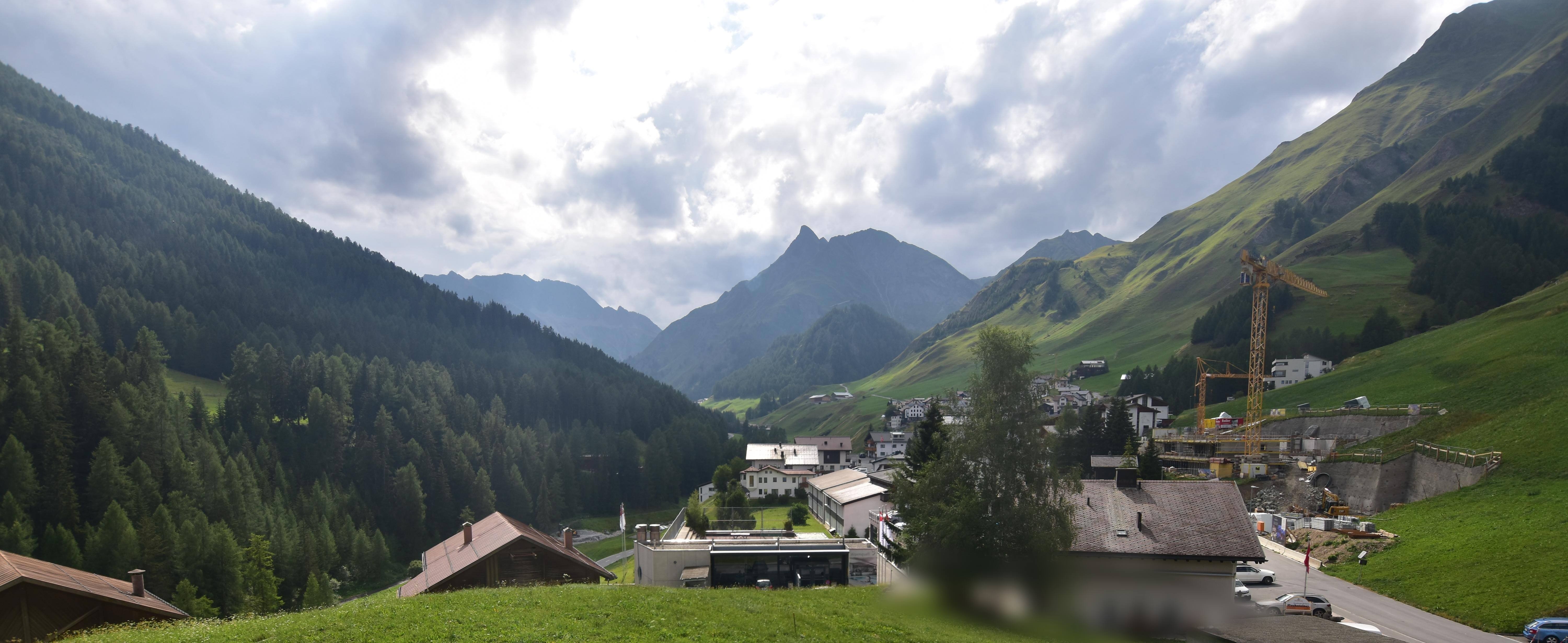 Archiv Foto Webcam Compatsch, 1.700m