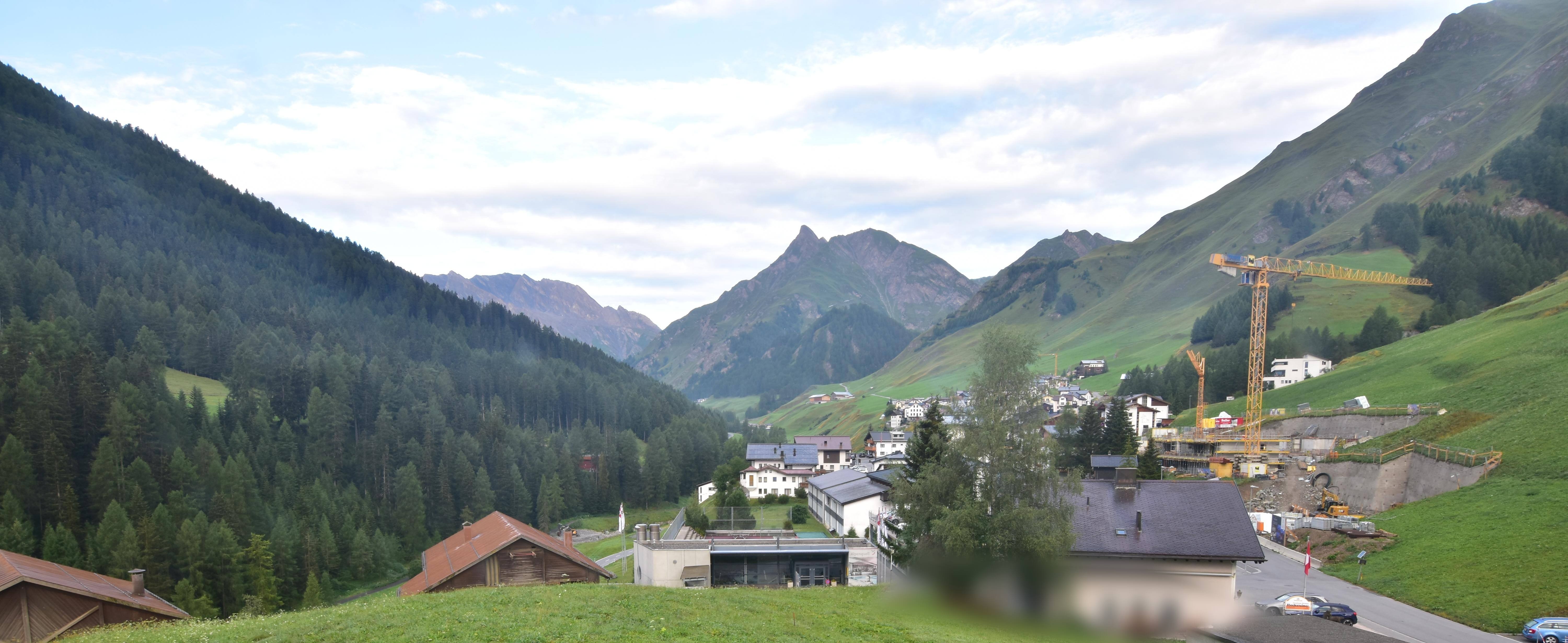 Archiv Foto Webcam Compatsch, 1.700m