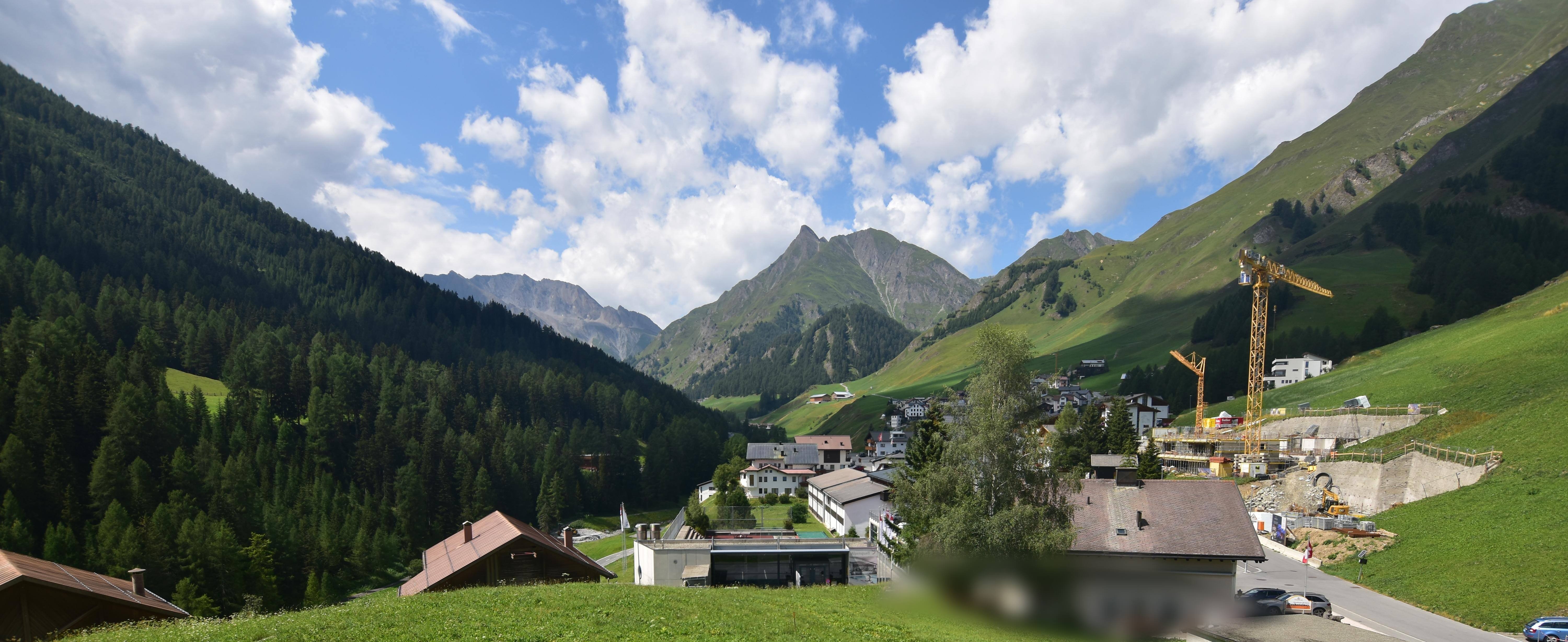 Archiv Foto Webcam Compatsch, 1.700m